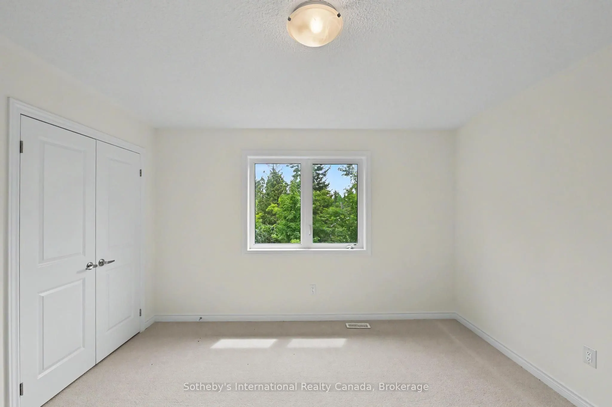 9 Hillcroft Way