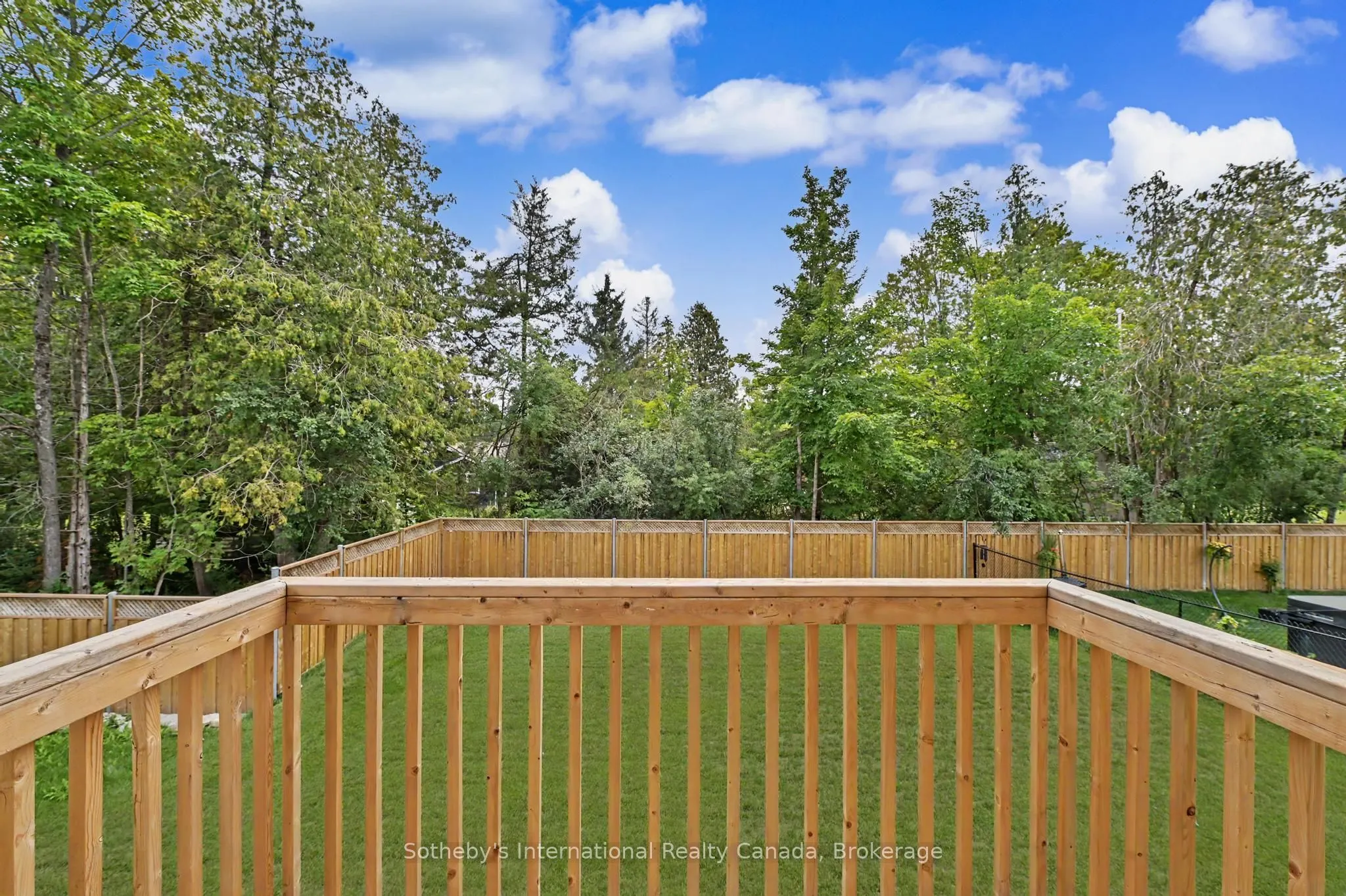 9 Hillcroft Way