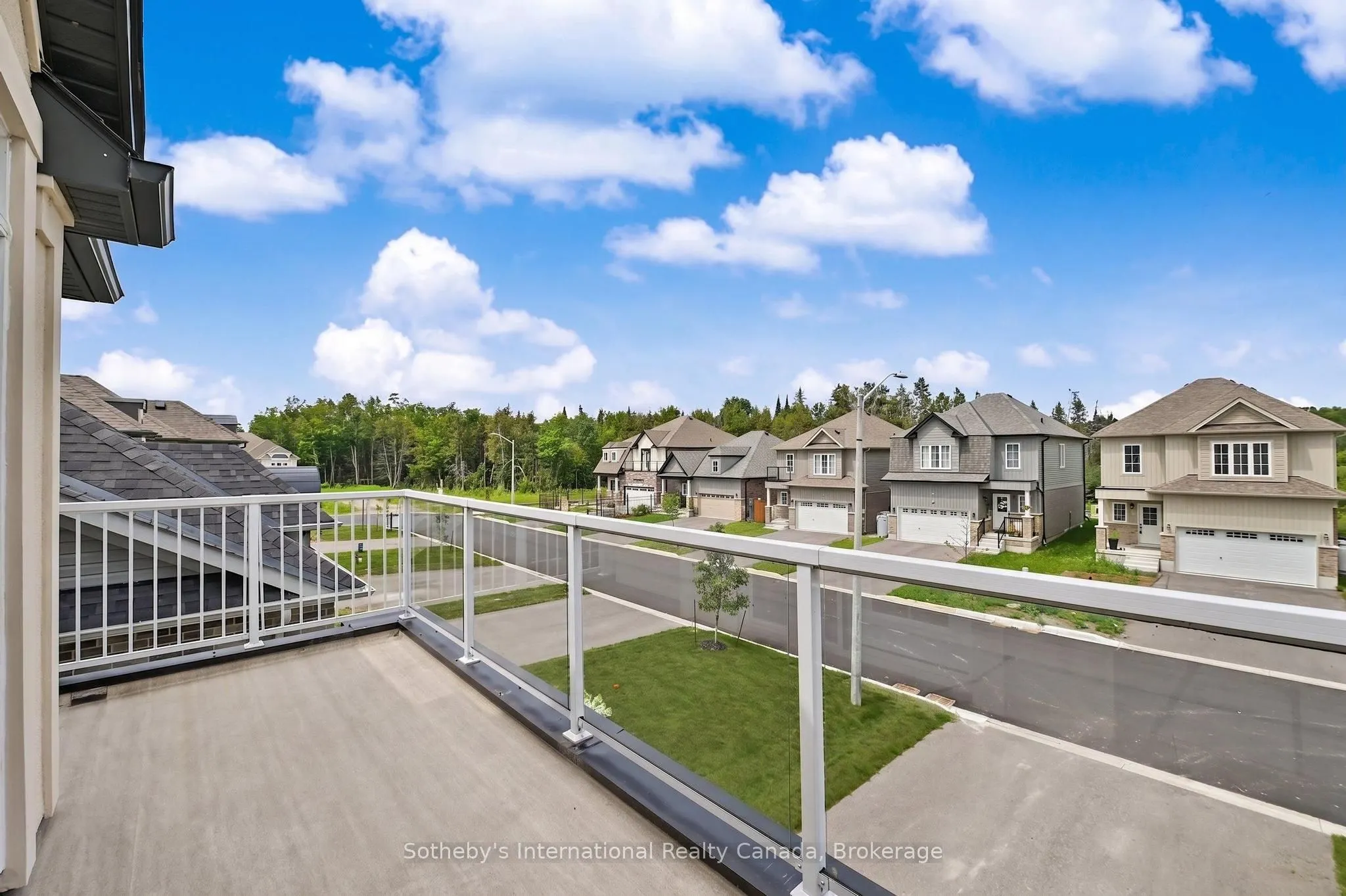 9 Hillcroft Way
