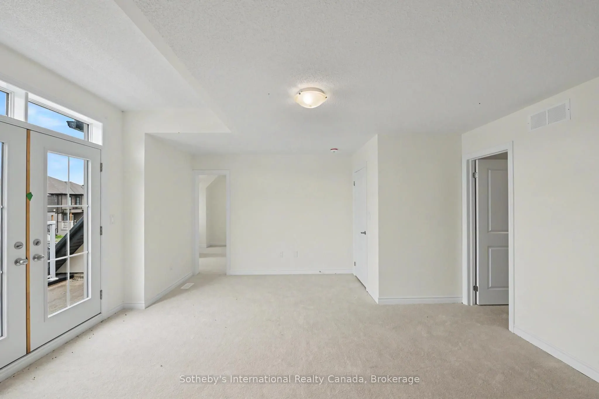 9 Hillcroft Way