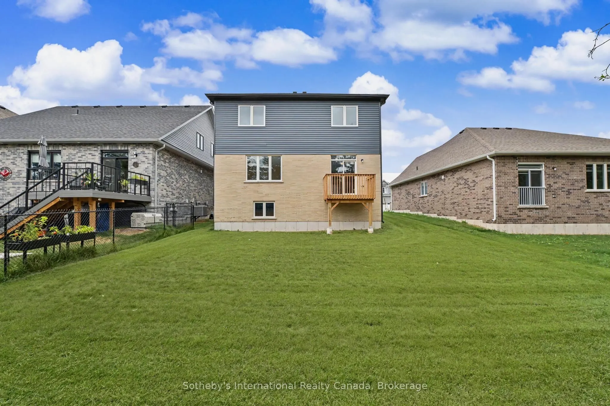 9 Hillcroft Way