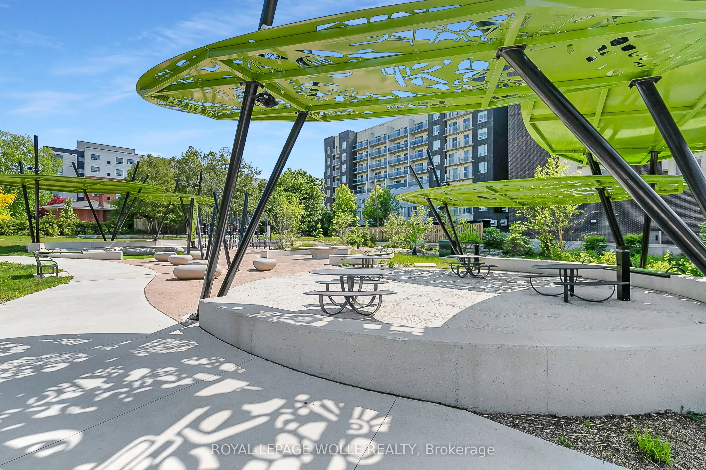 280 Lester Street #404