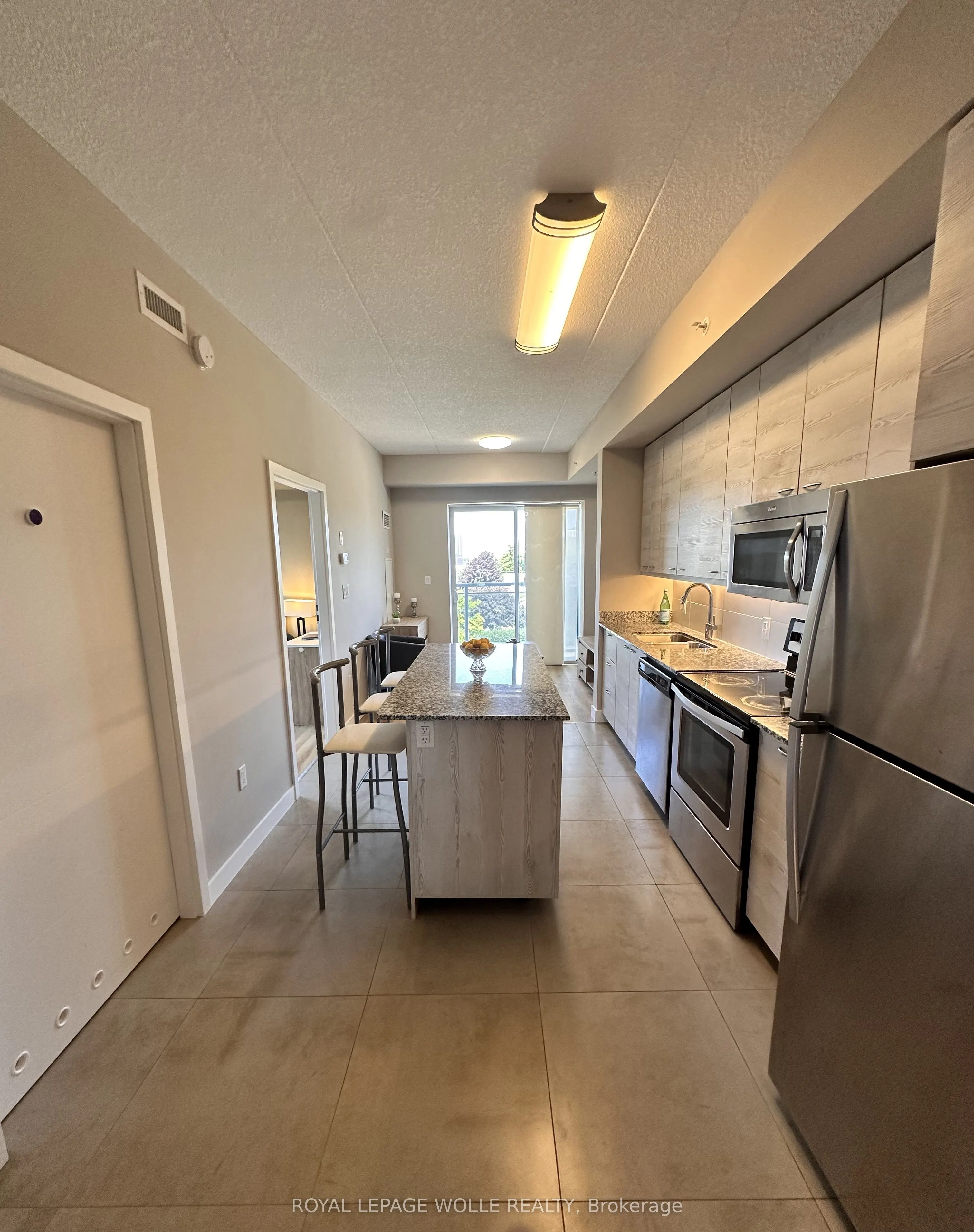 280 Lester Street #404
