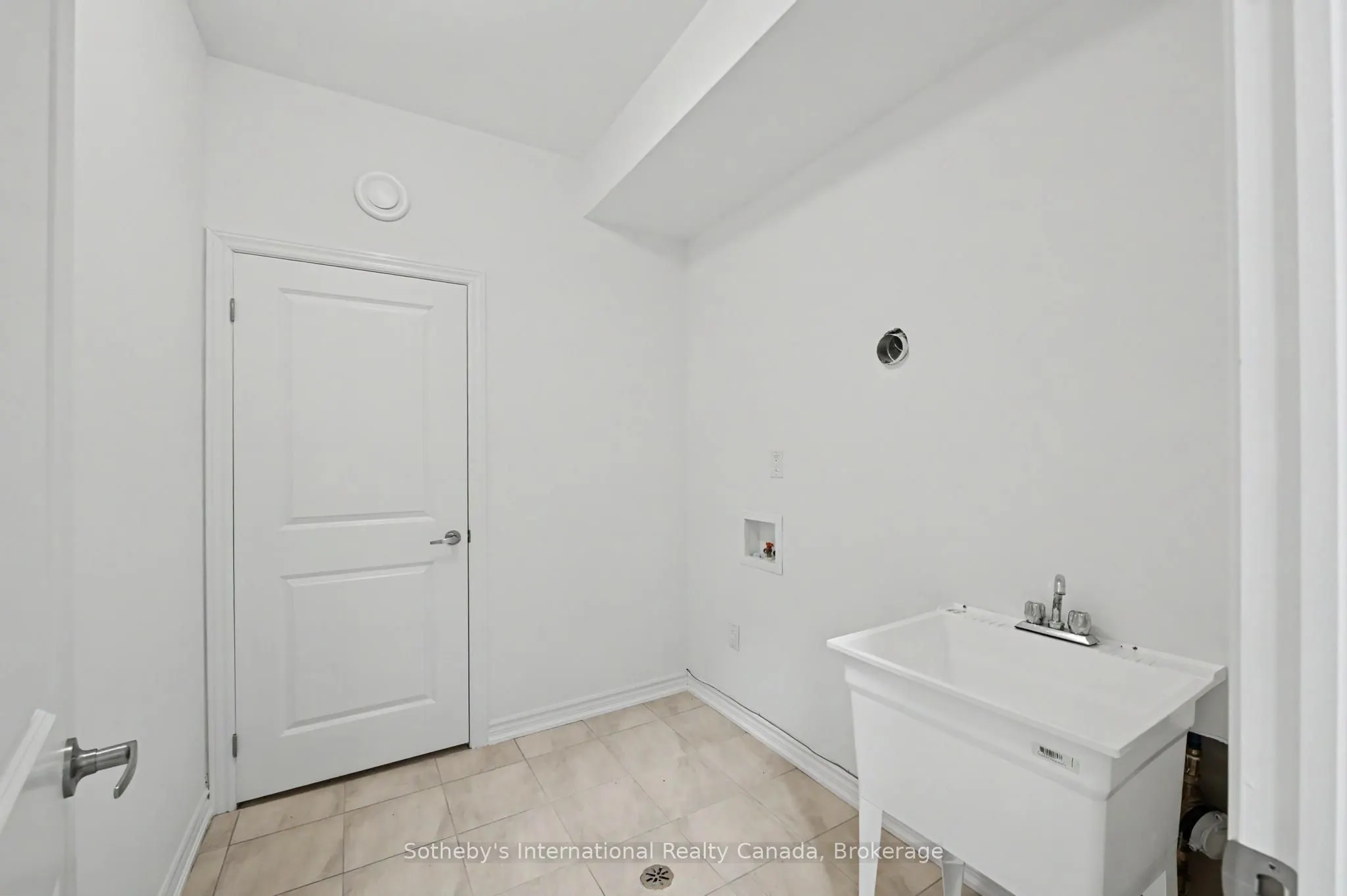 12 Hillcroft Way