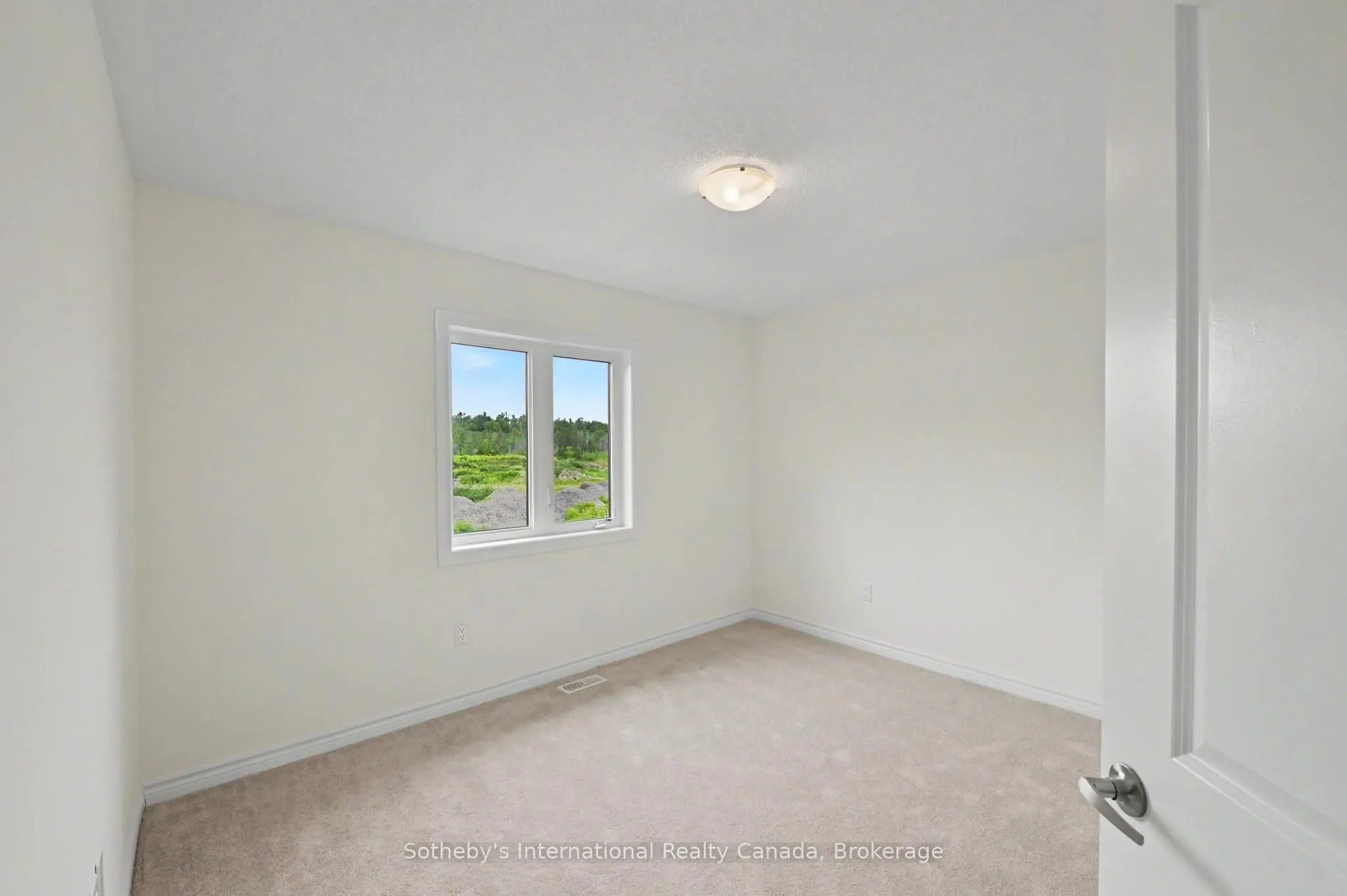 12 Hillcroft Way