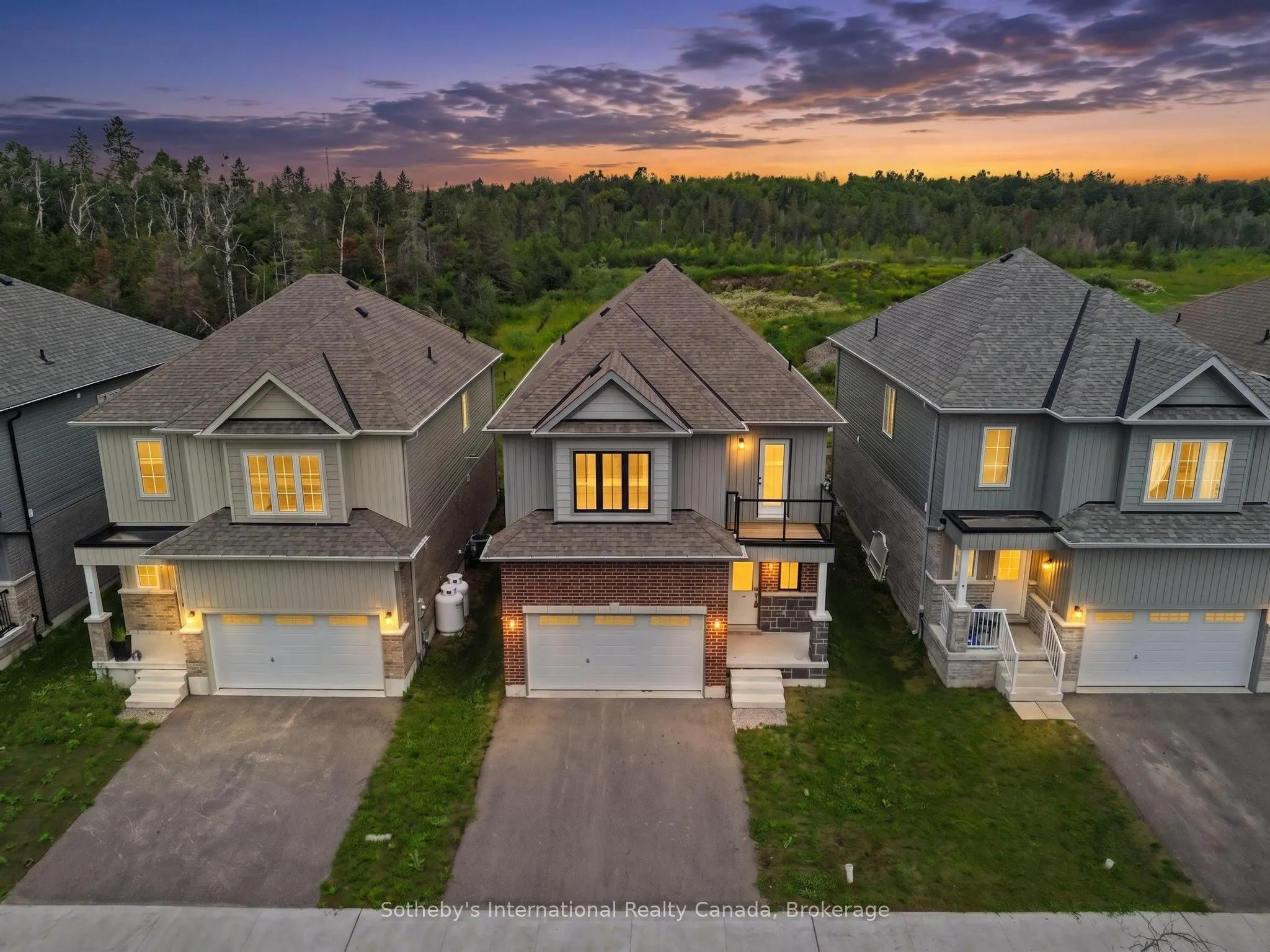 12 Hillcroft Way