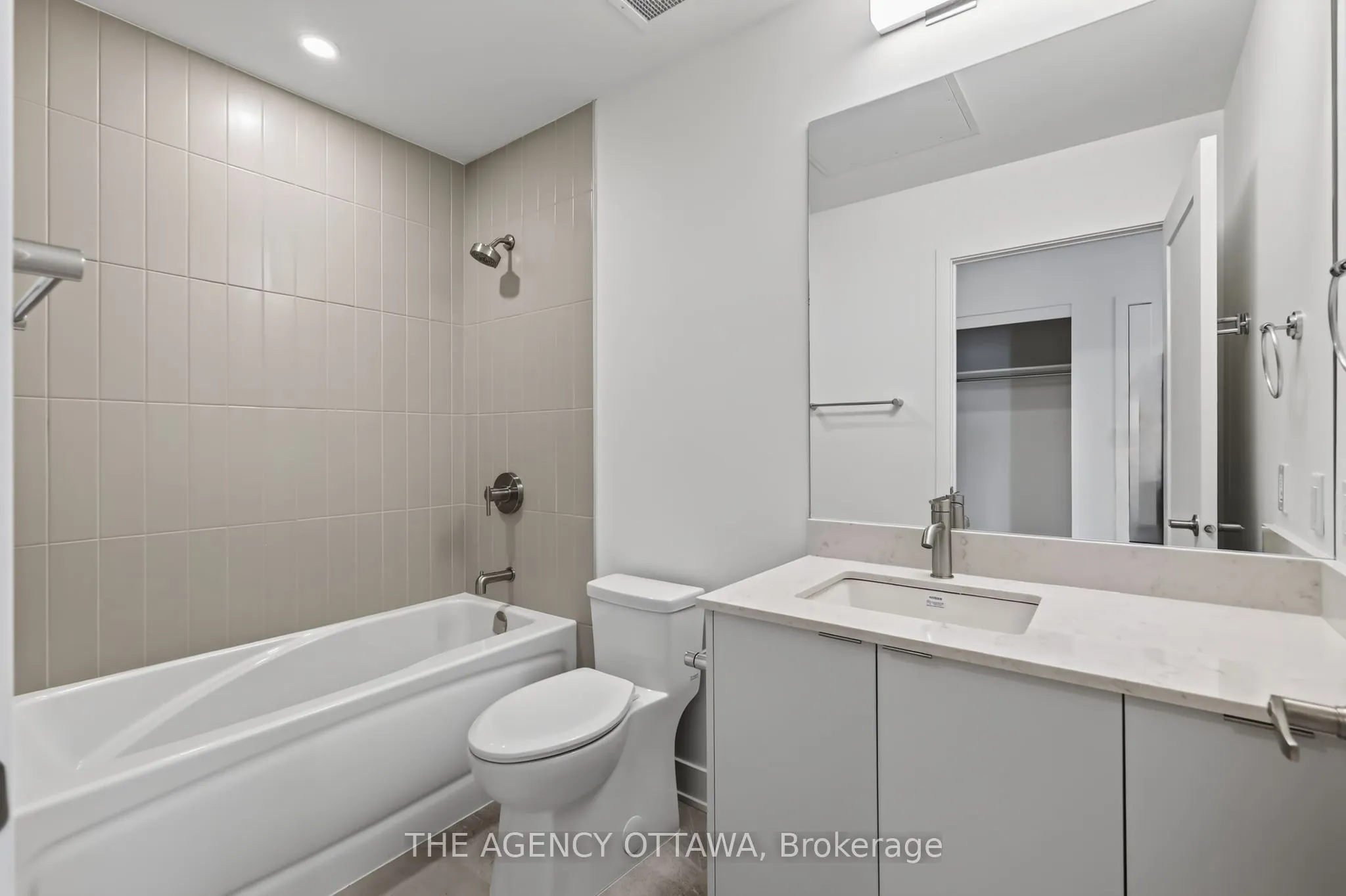 3085 Riverside Drive #204