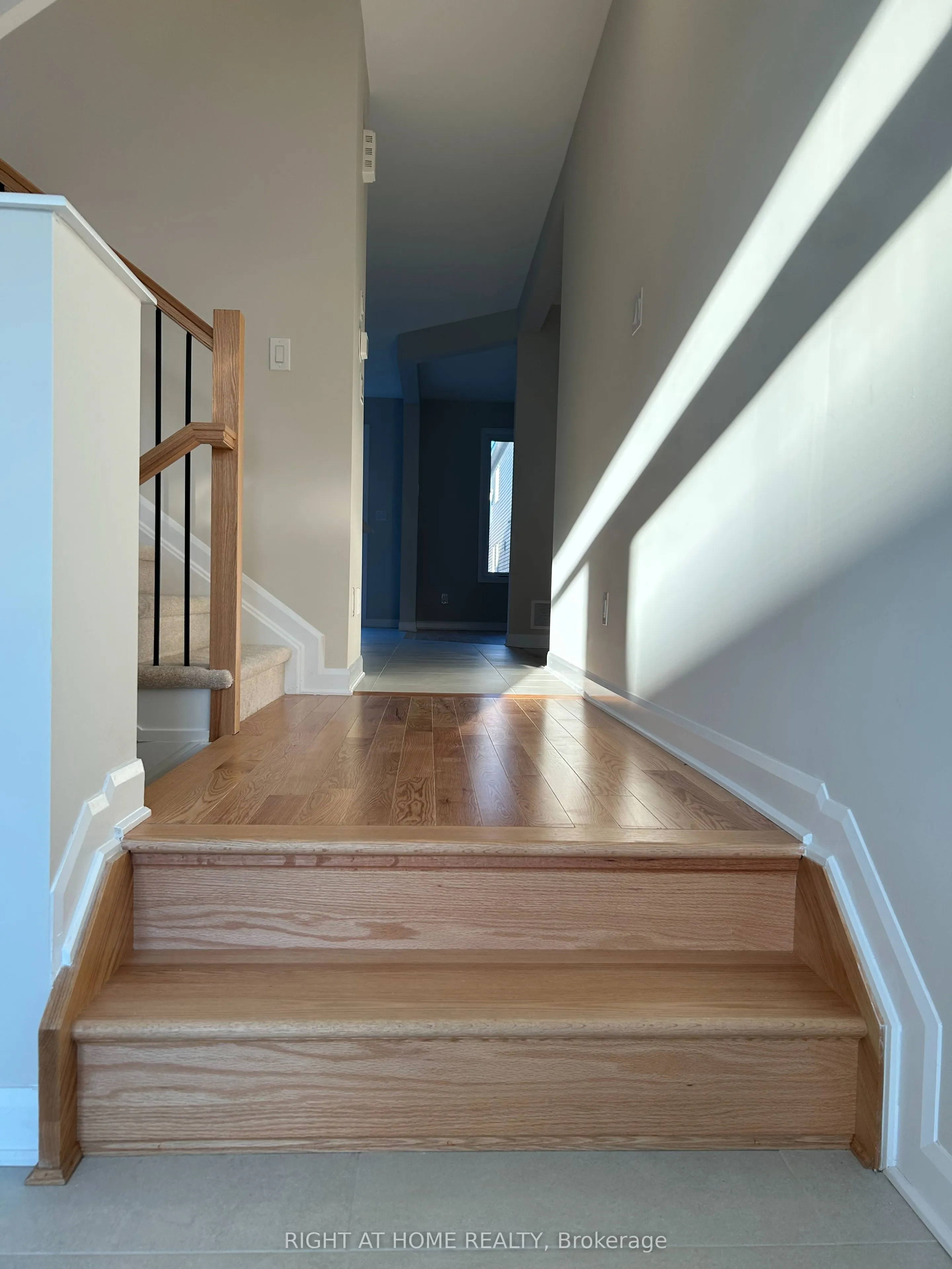 633 Idyllic Terrace W