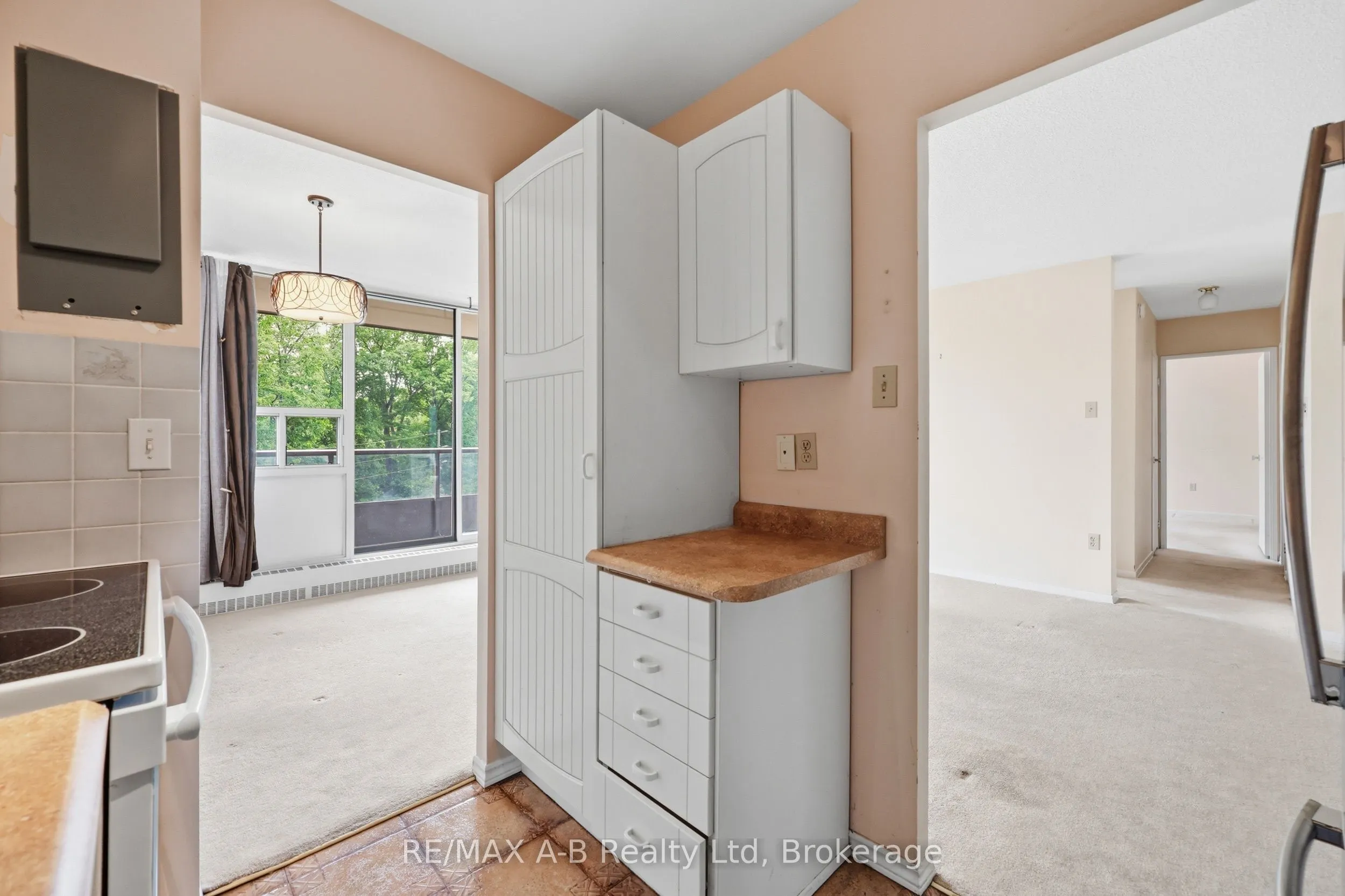 1964 Main Street W #805