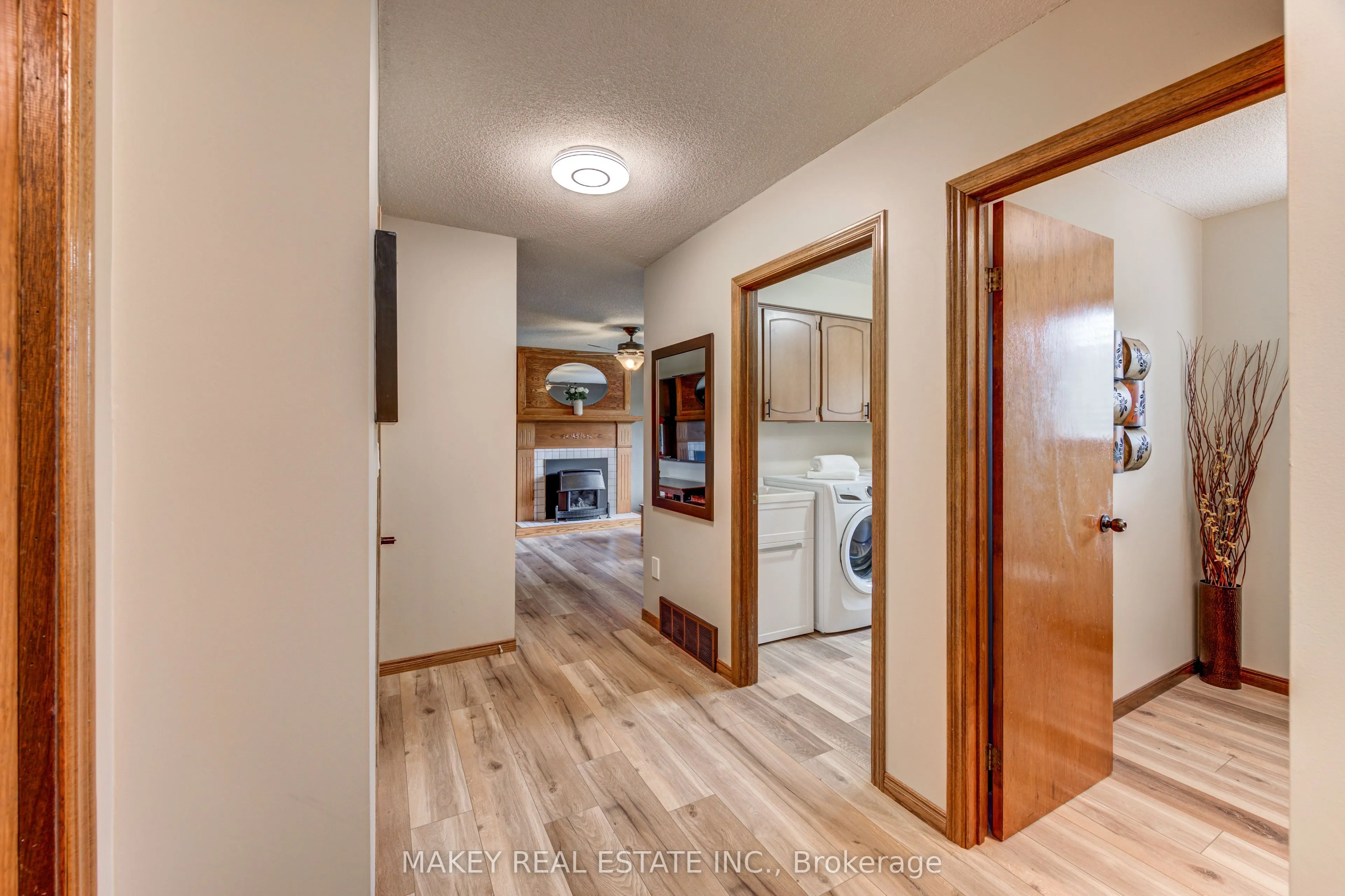 671 Main Street S
