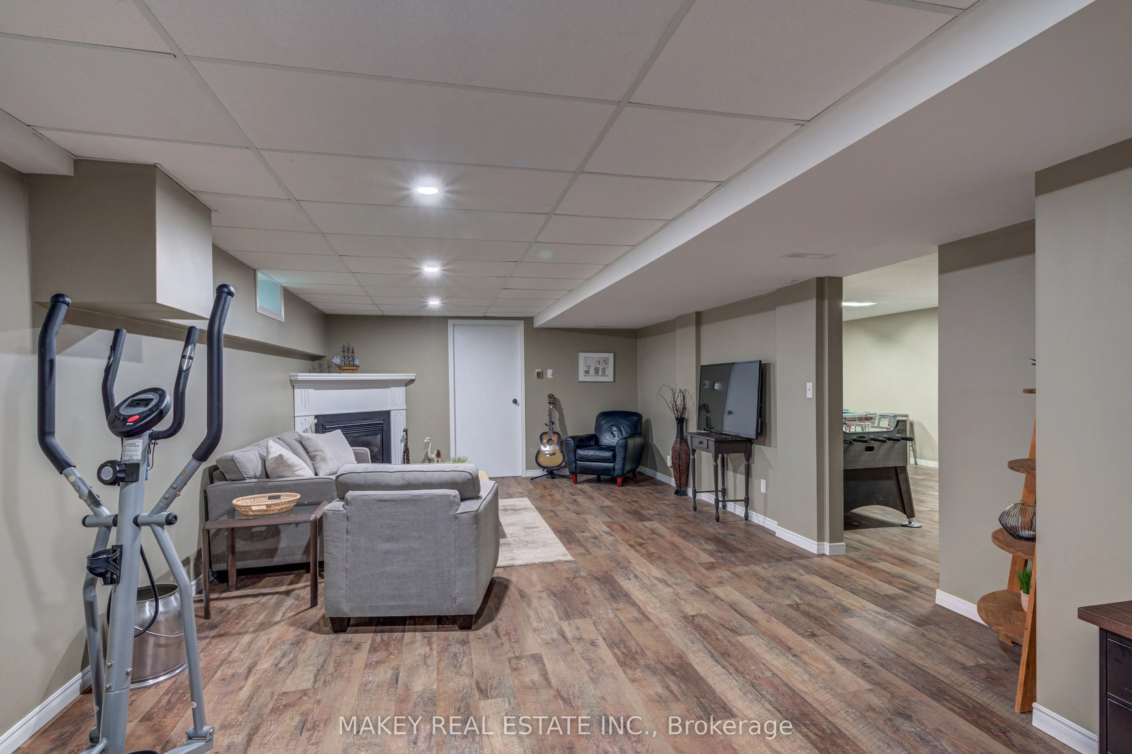 671 Main Street S