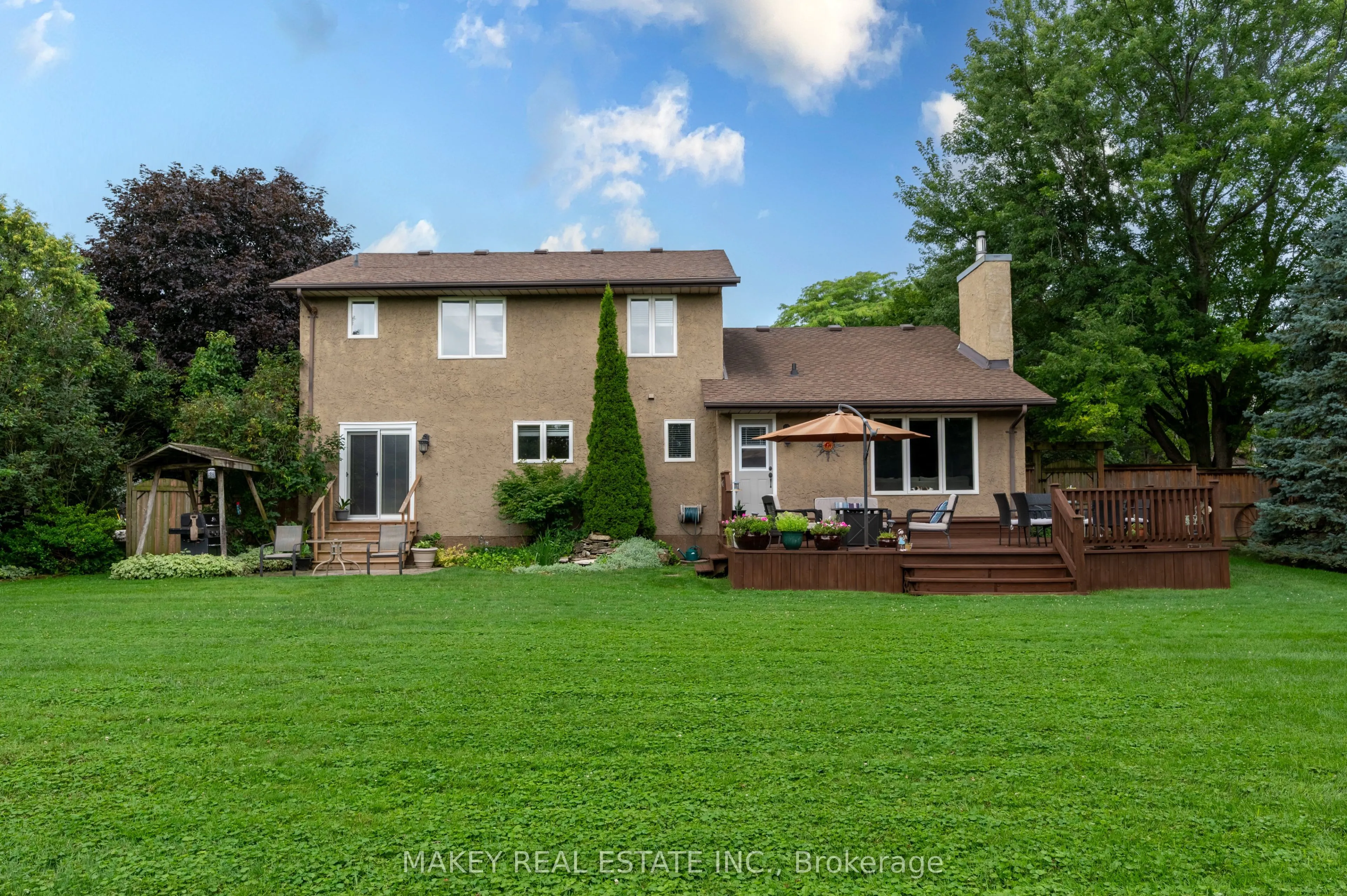 671 Main Street S