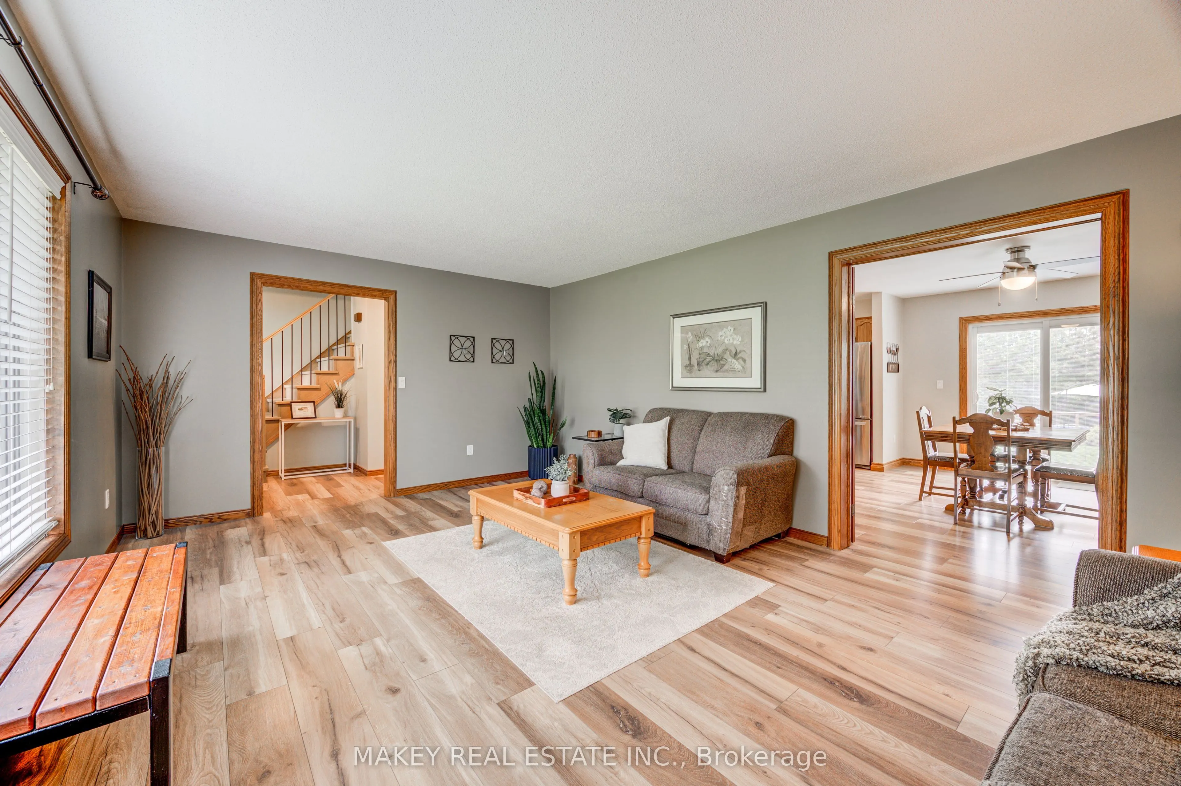 671 Main Street S