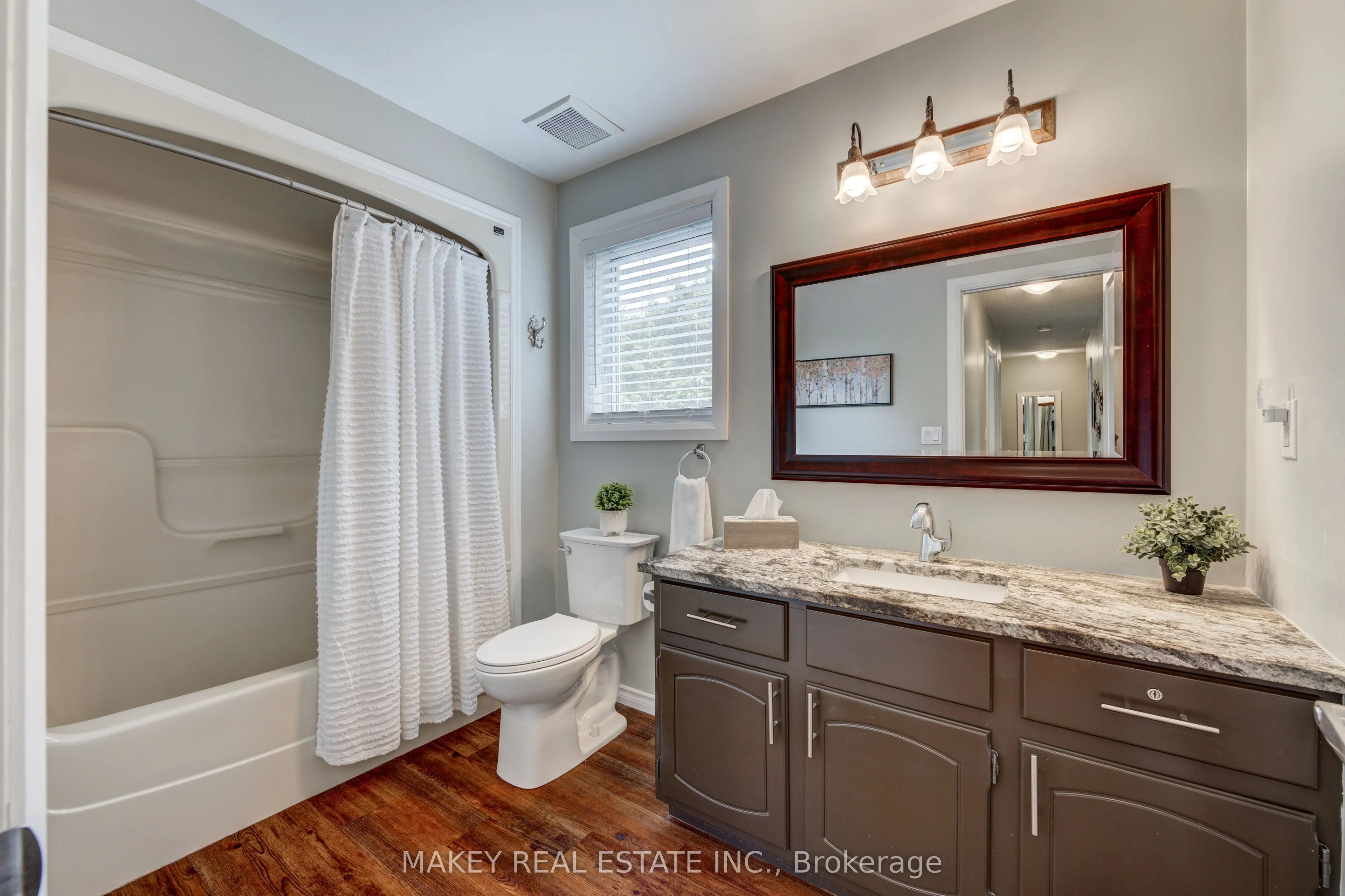 671 Main Street S