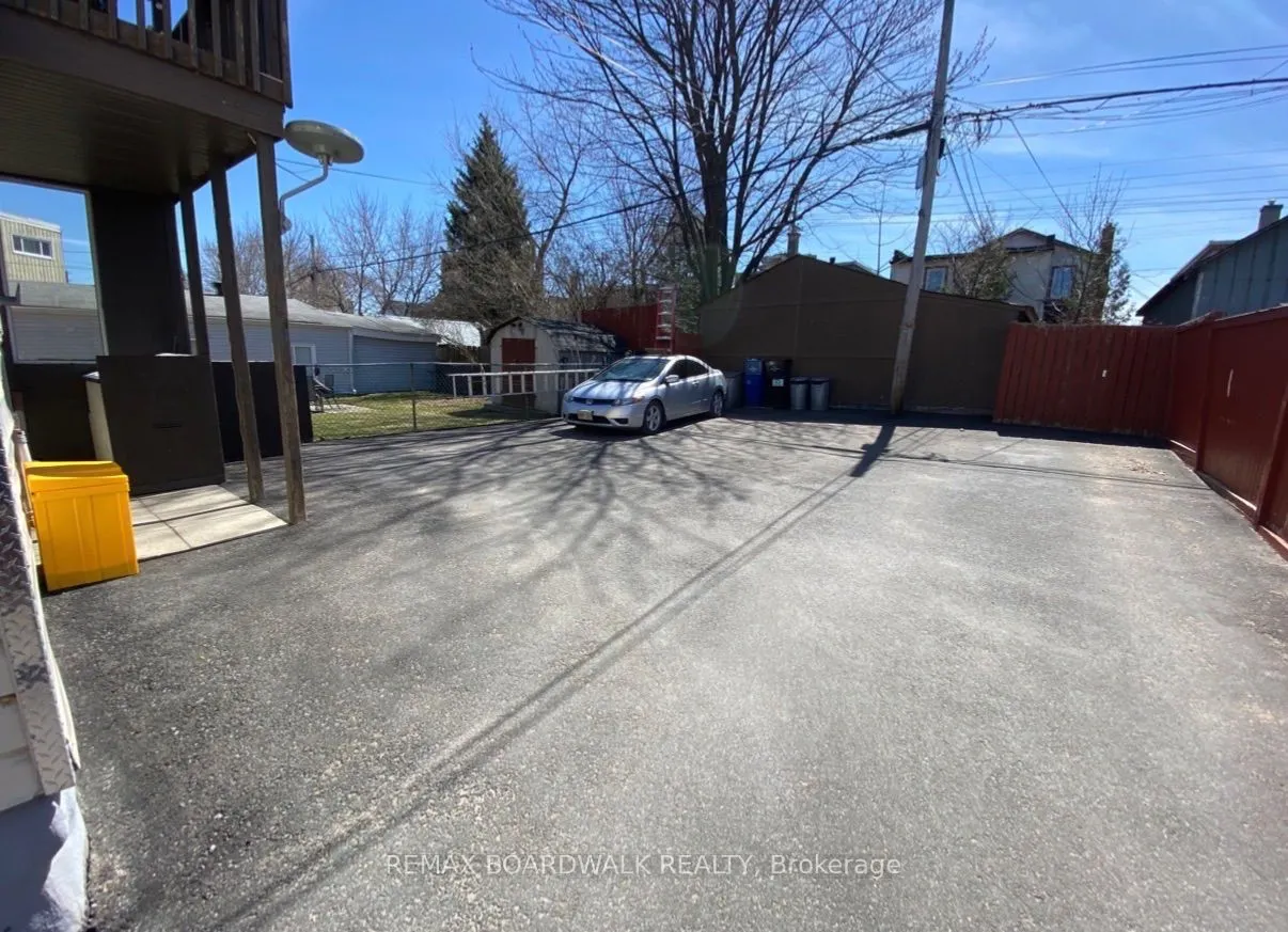 332 Shakespeare Street #1