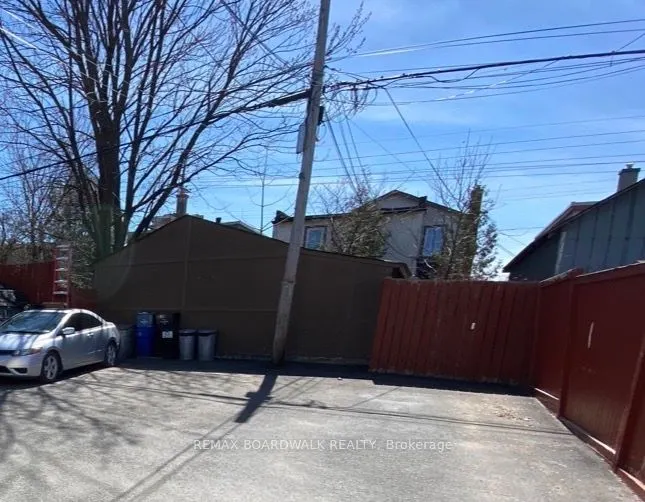 332 Shakespeare Street #1
