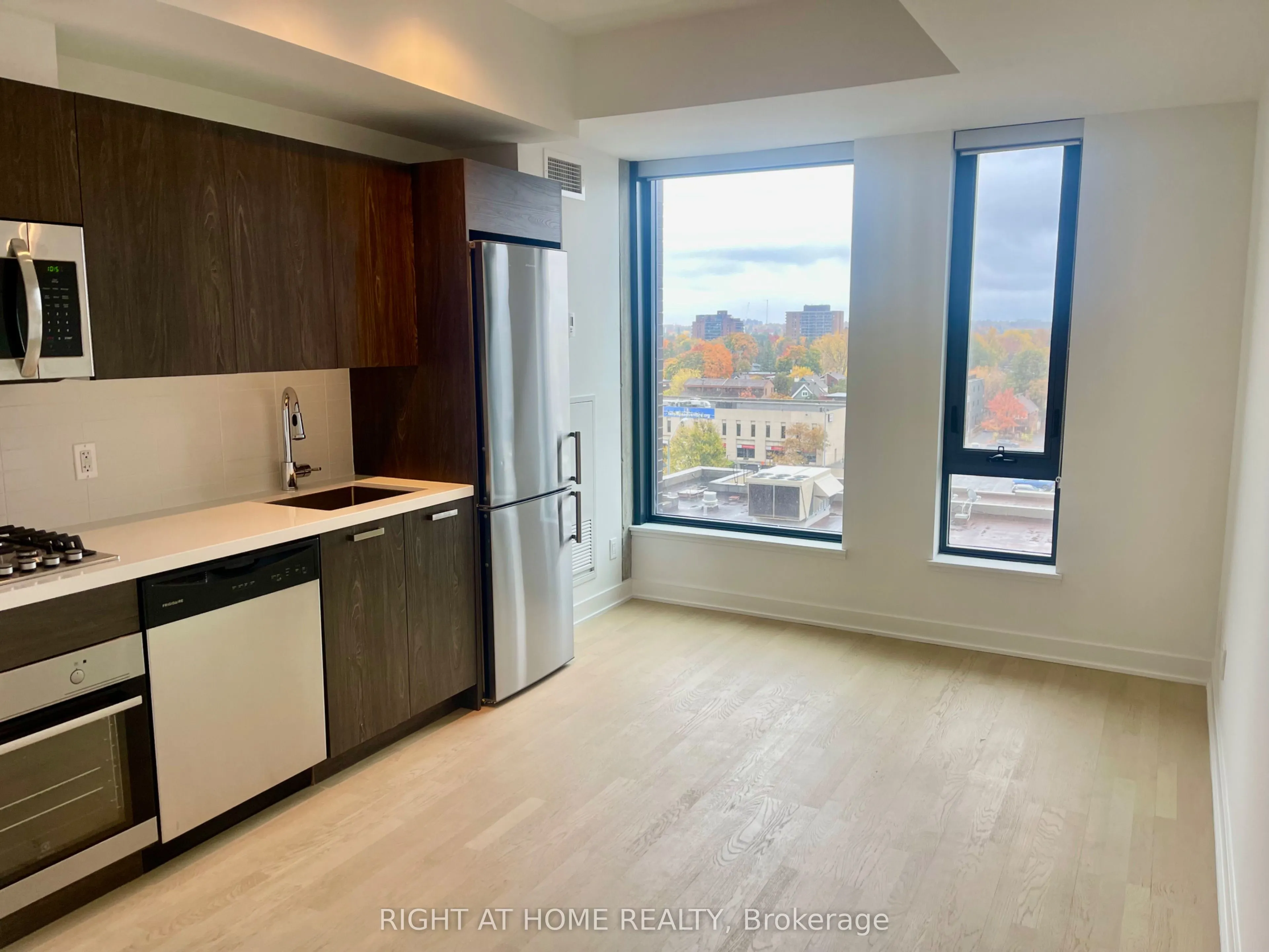 203 CATHERINE Street #705