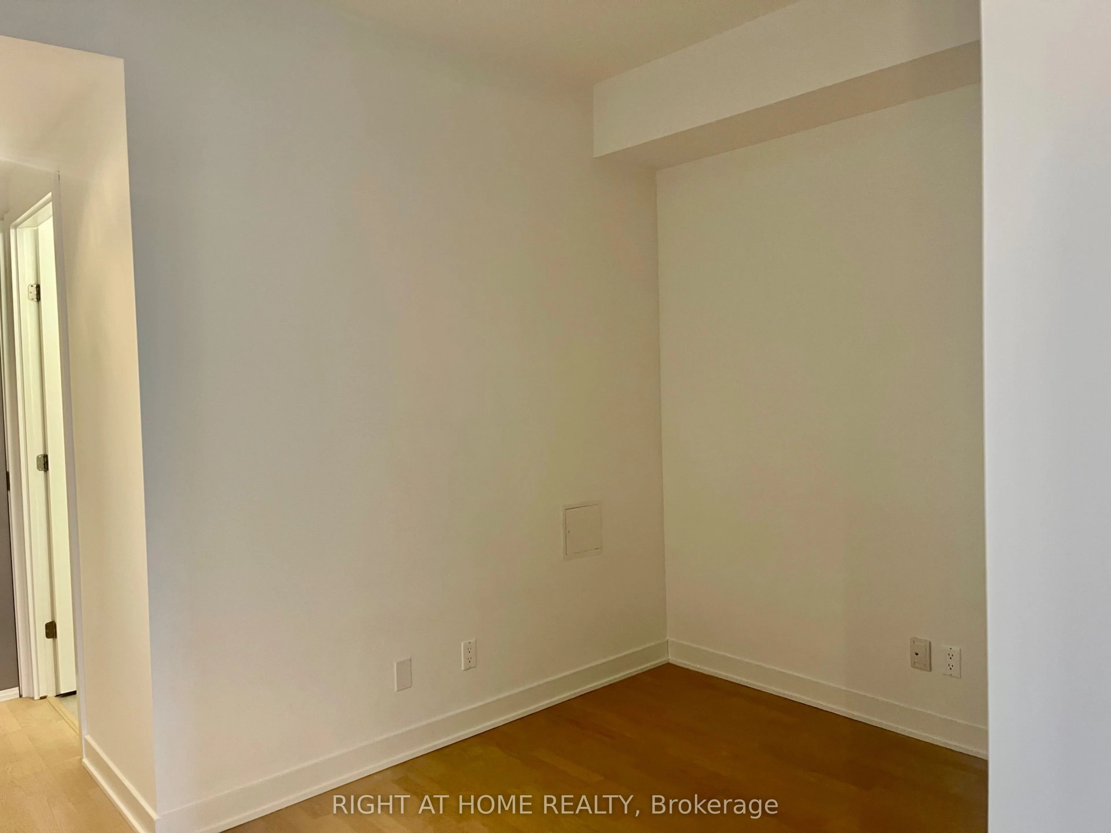 203 CATHERINE Street #705