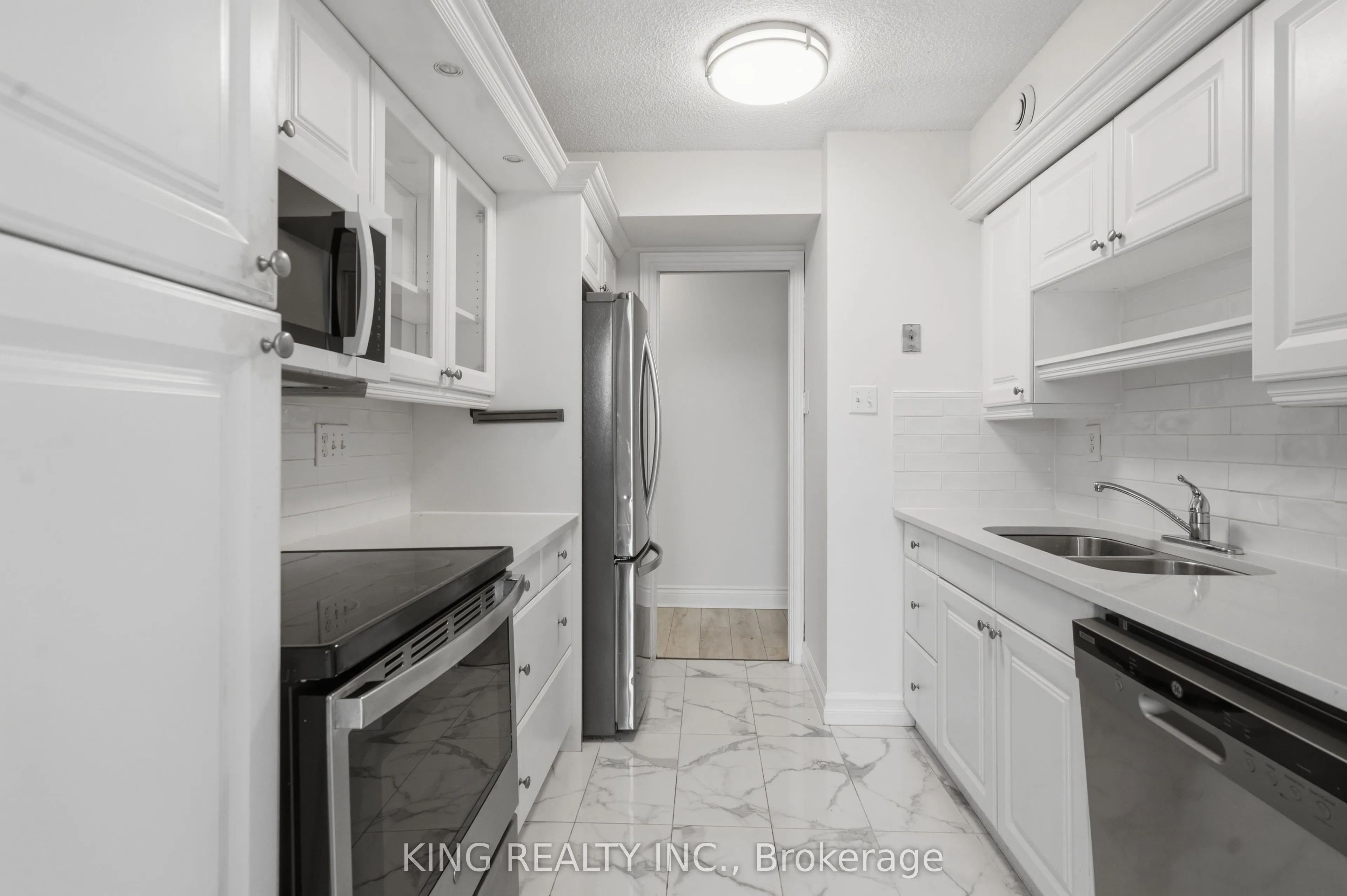 389 Dundas Street #701