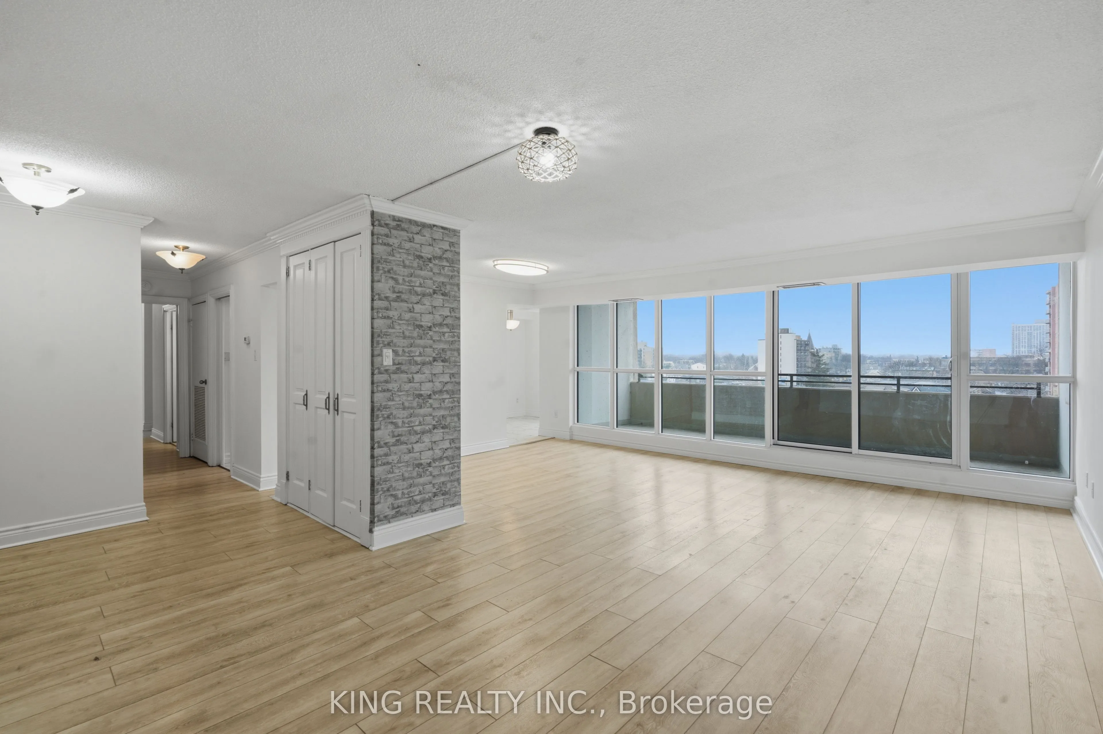 389 Dundas Street #701