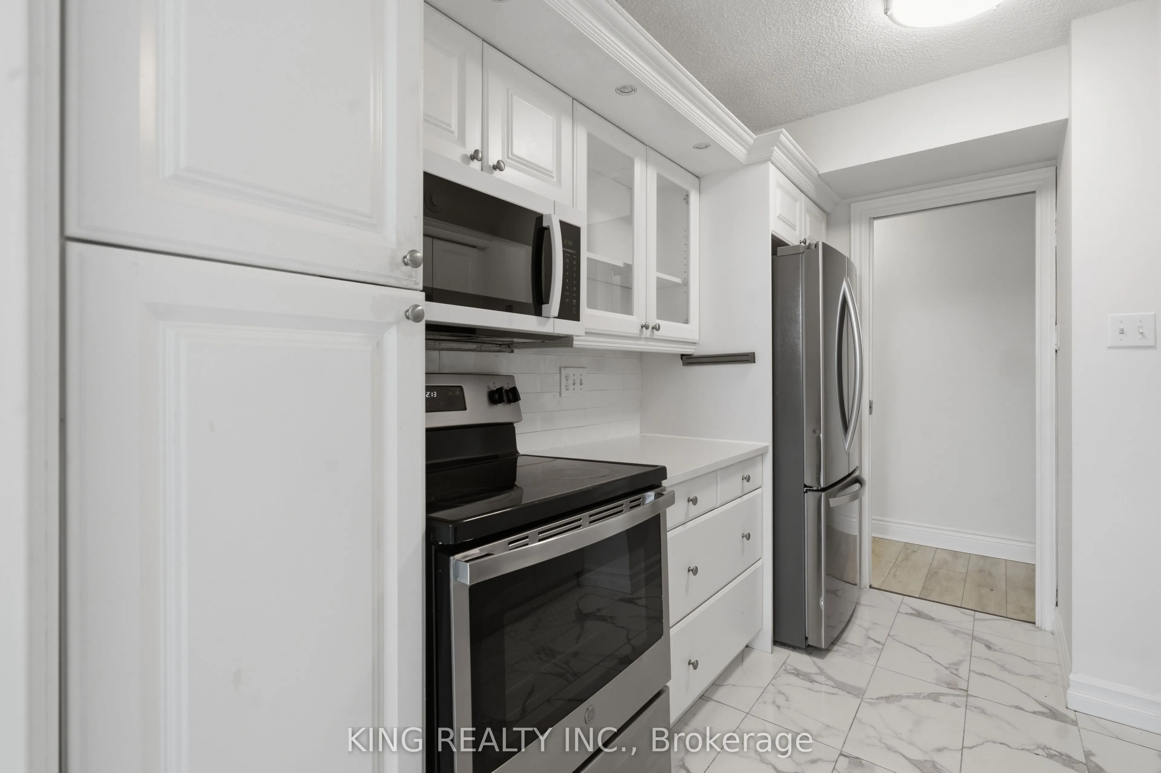 389 Dundas Street #701