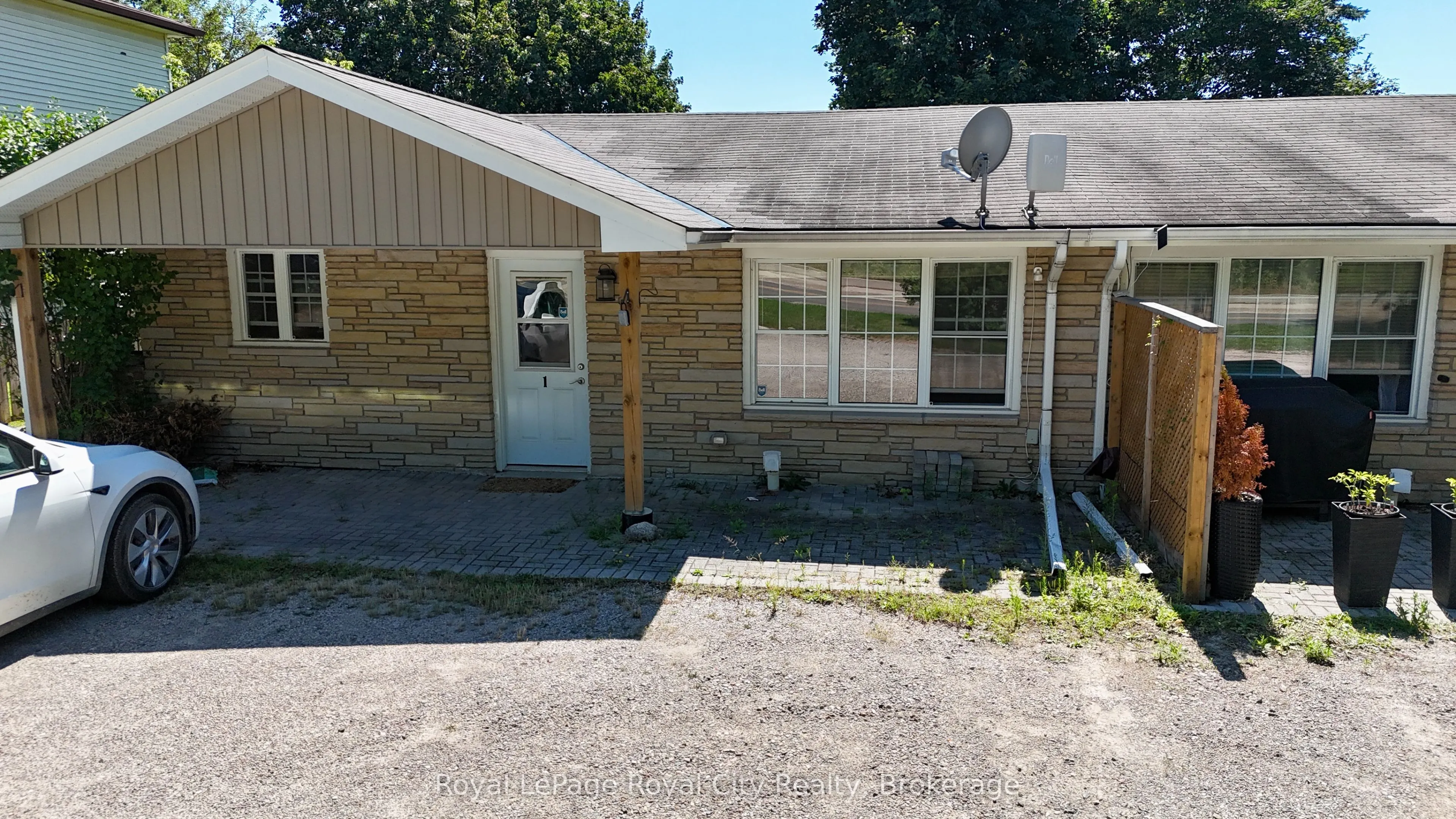 405 Main Street S