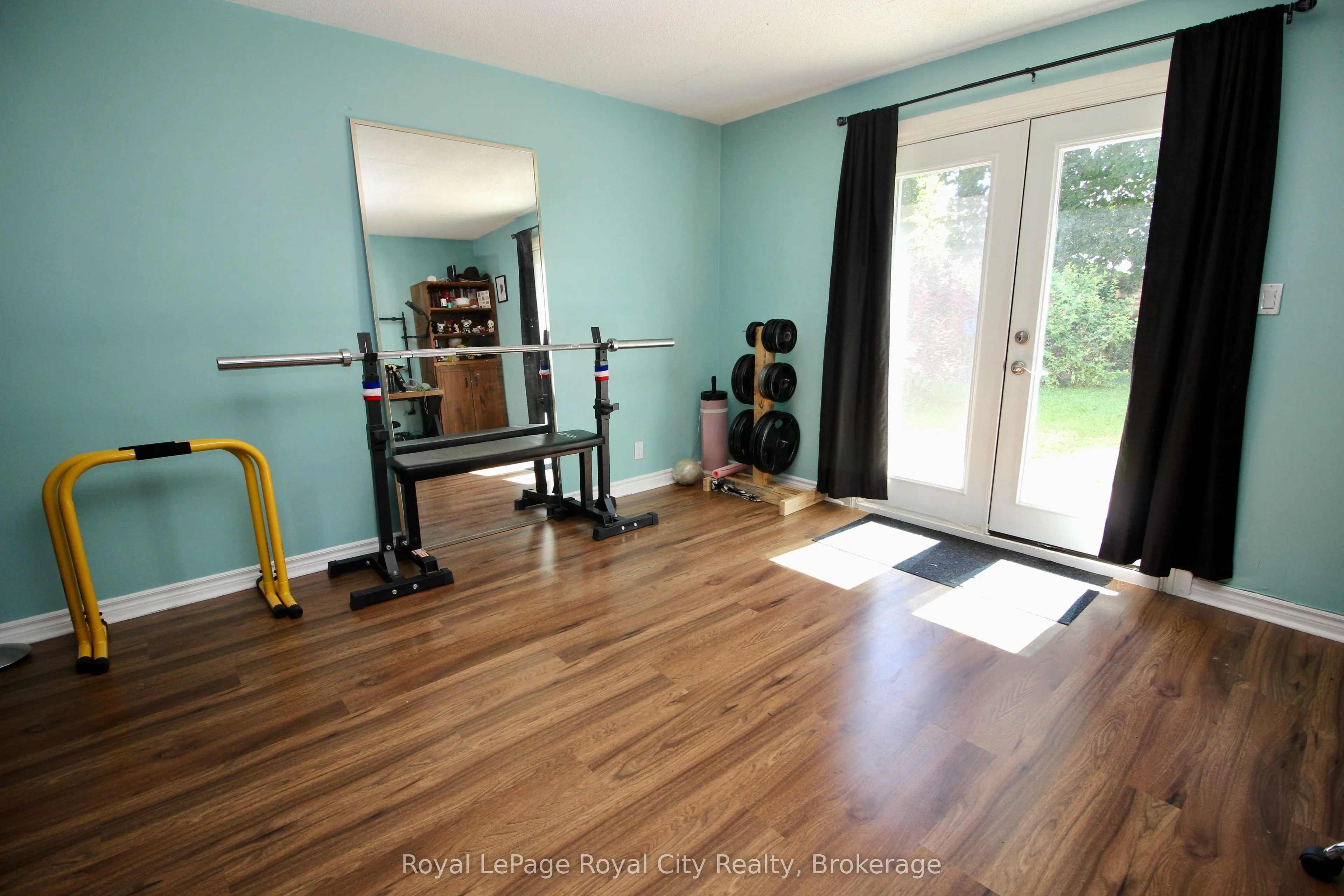 405 Main Street S