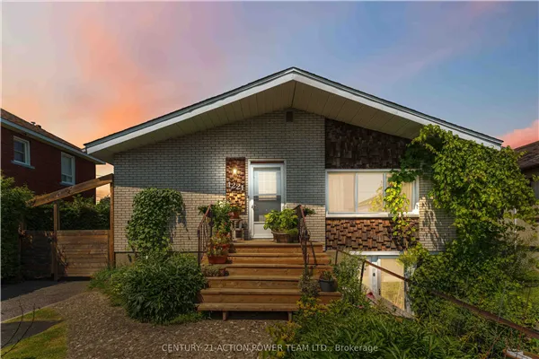1221 Kitchener Avenue W