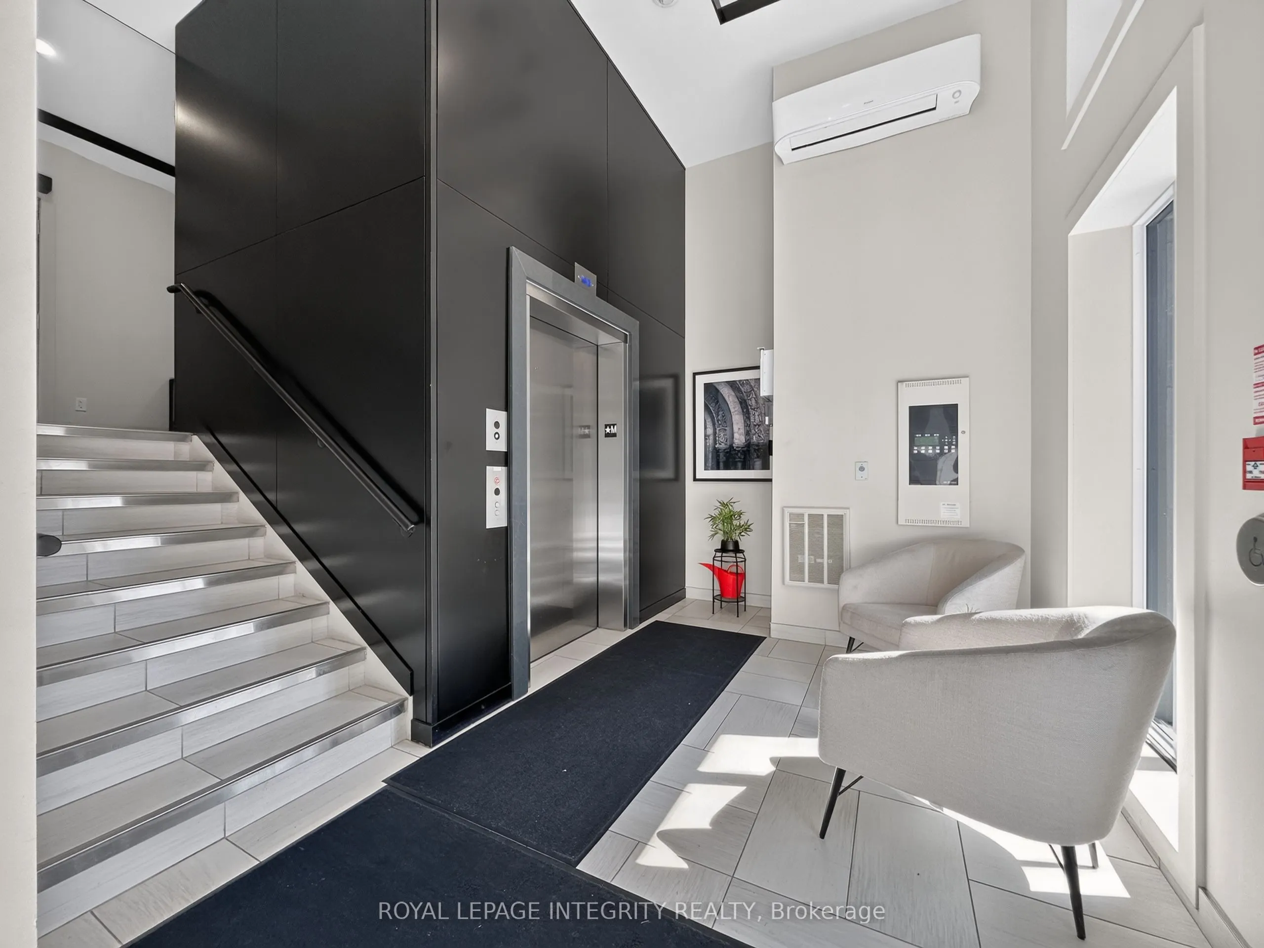 100 Cortile Private #303