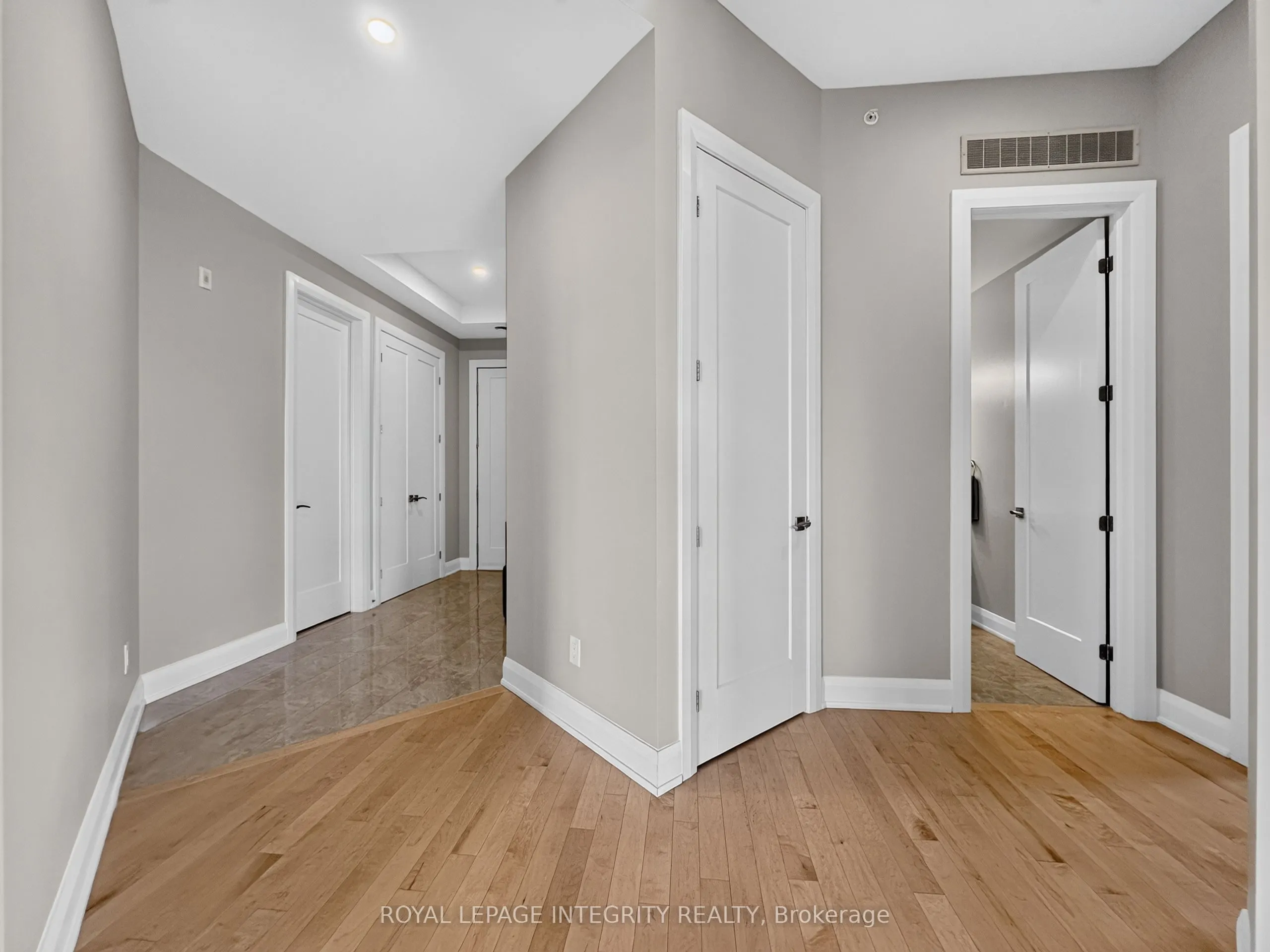 100 Cortile Private #303