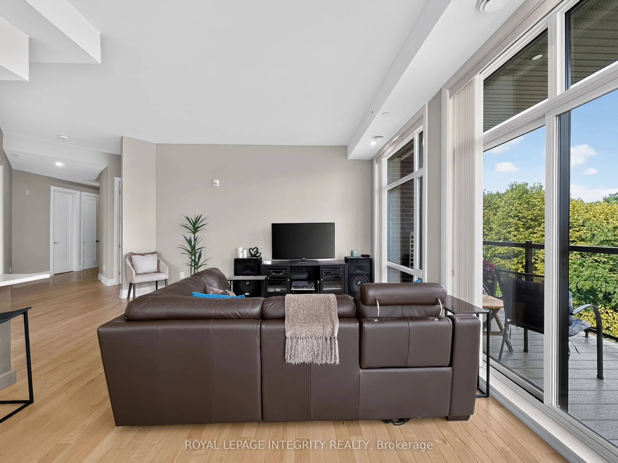 100 Cortile Private #303
