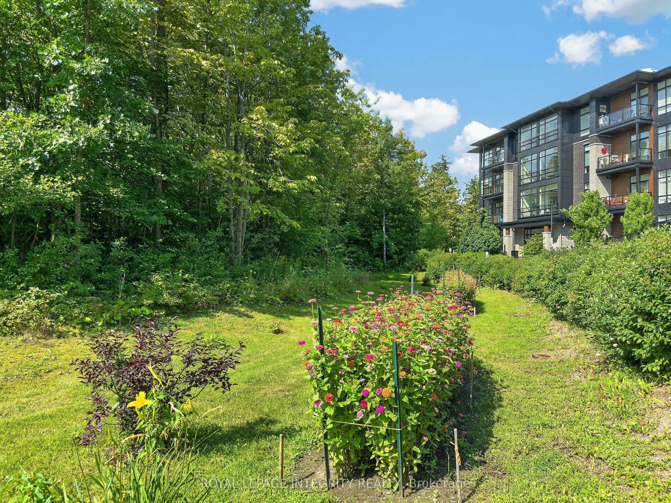 100 Cortile Private #303