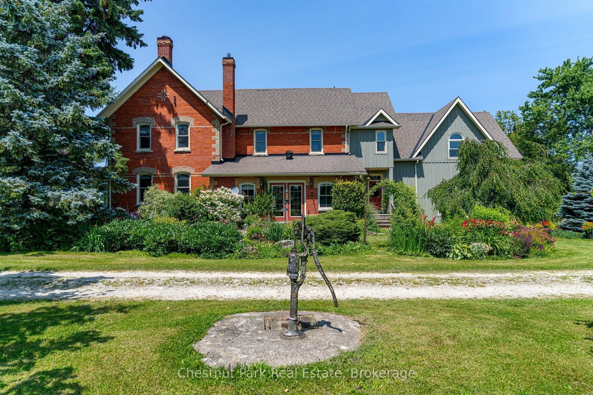 678541 Centre Road