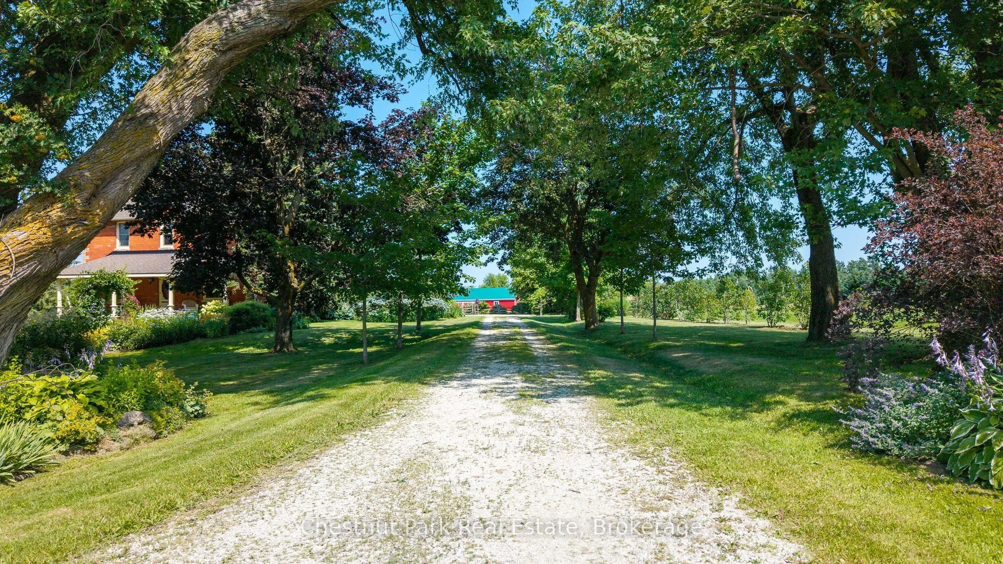 678541 Centre Road