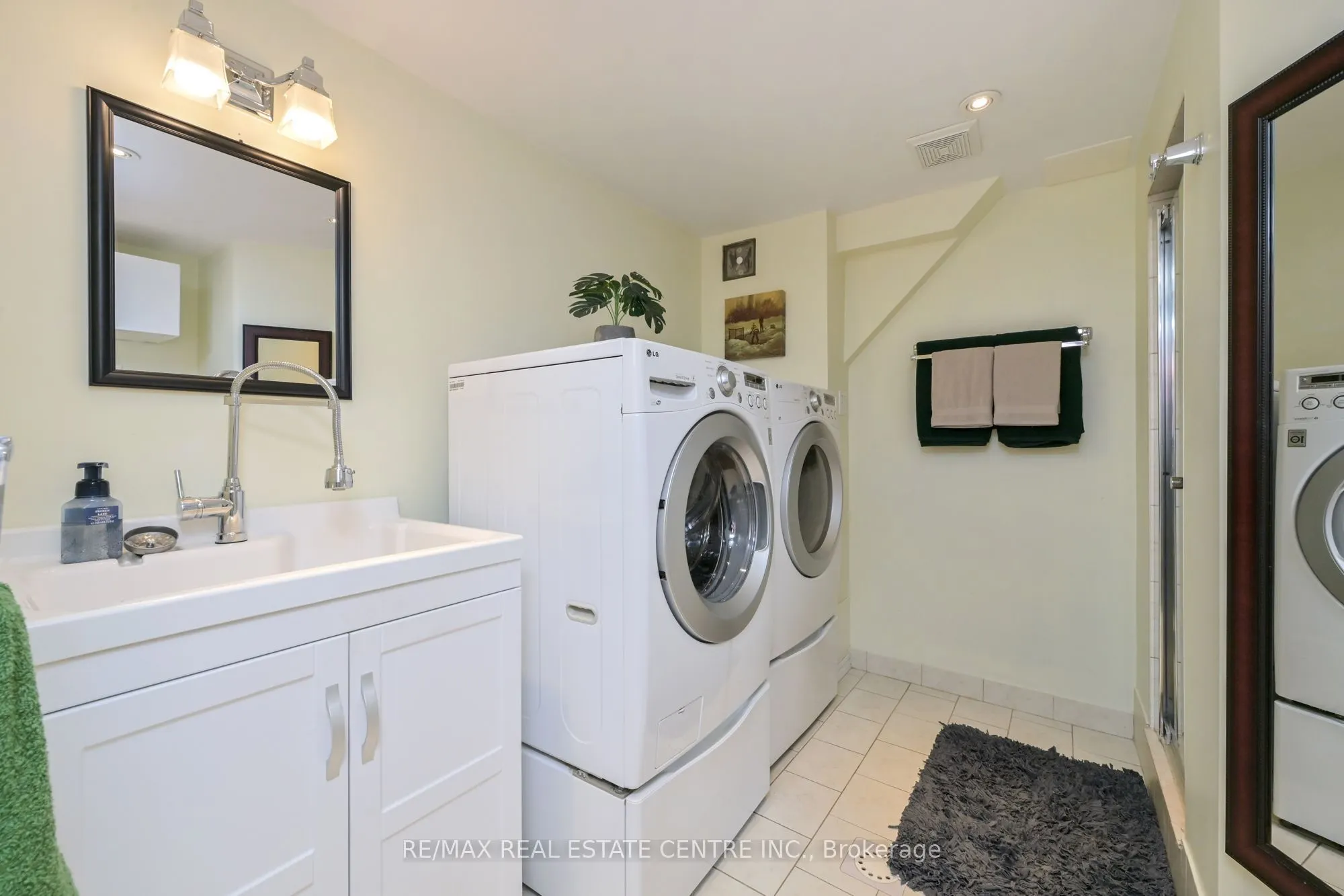 325 William Street #1