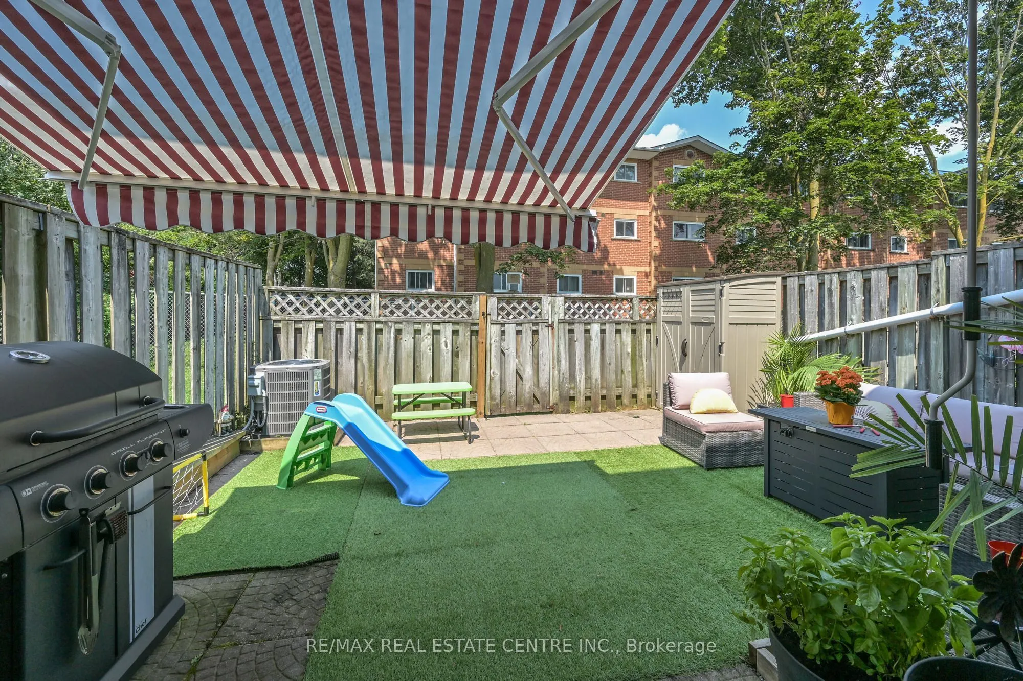 325 William Street #1
