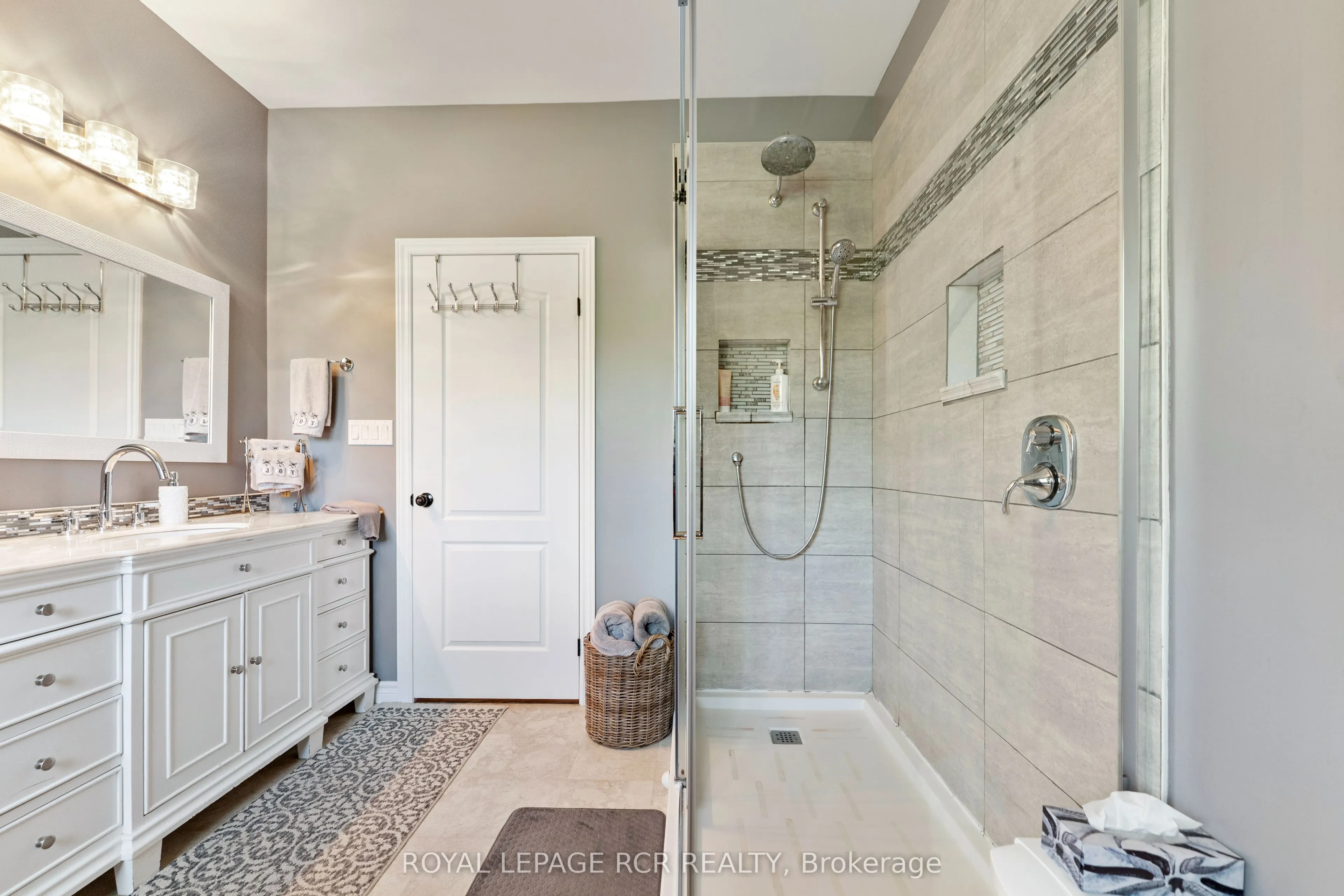 178 Frederick Street W