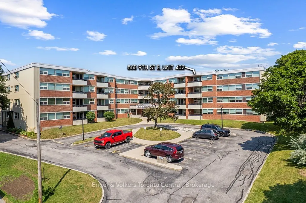 860 9TH Street E #402