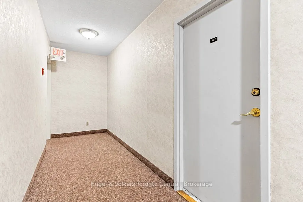 860 9TH Street E #402