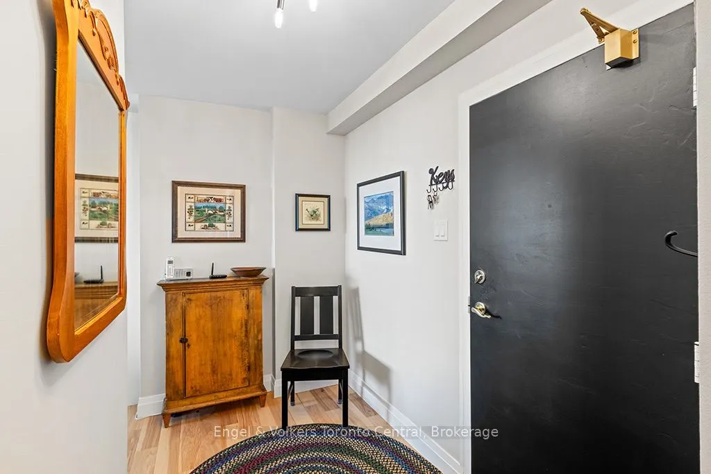 860 9TH Street E #402
