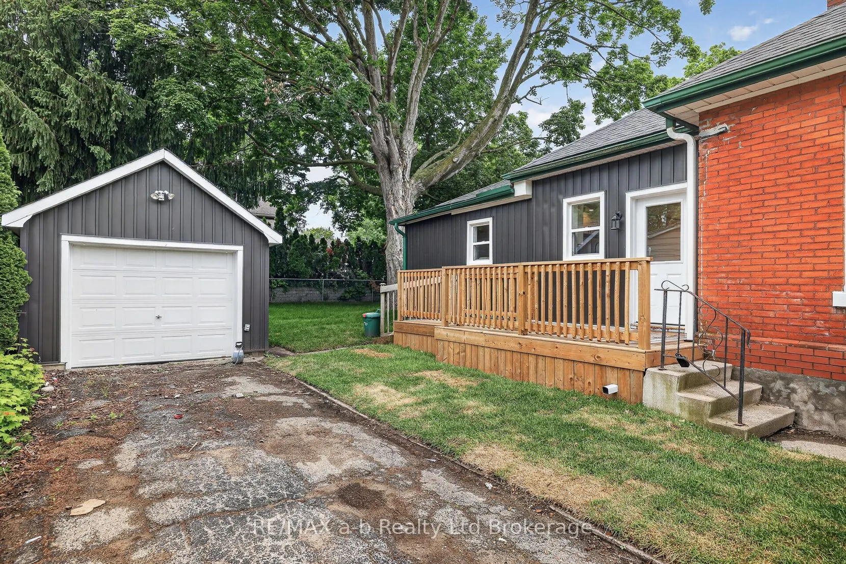 91 Winniett Street