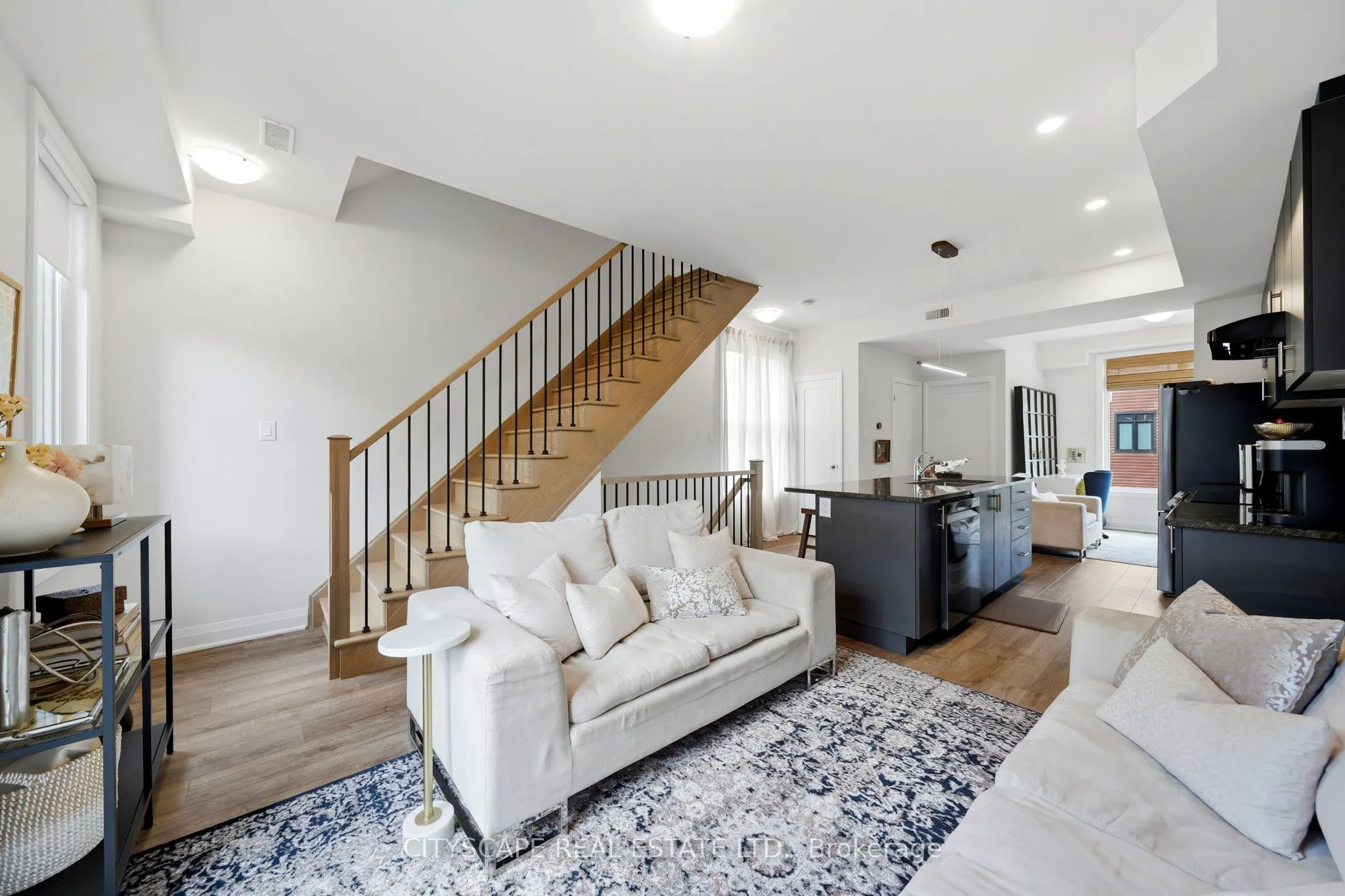 2 Willow Street #28