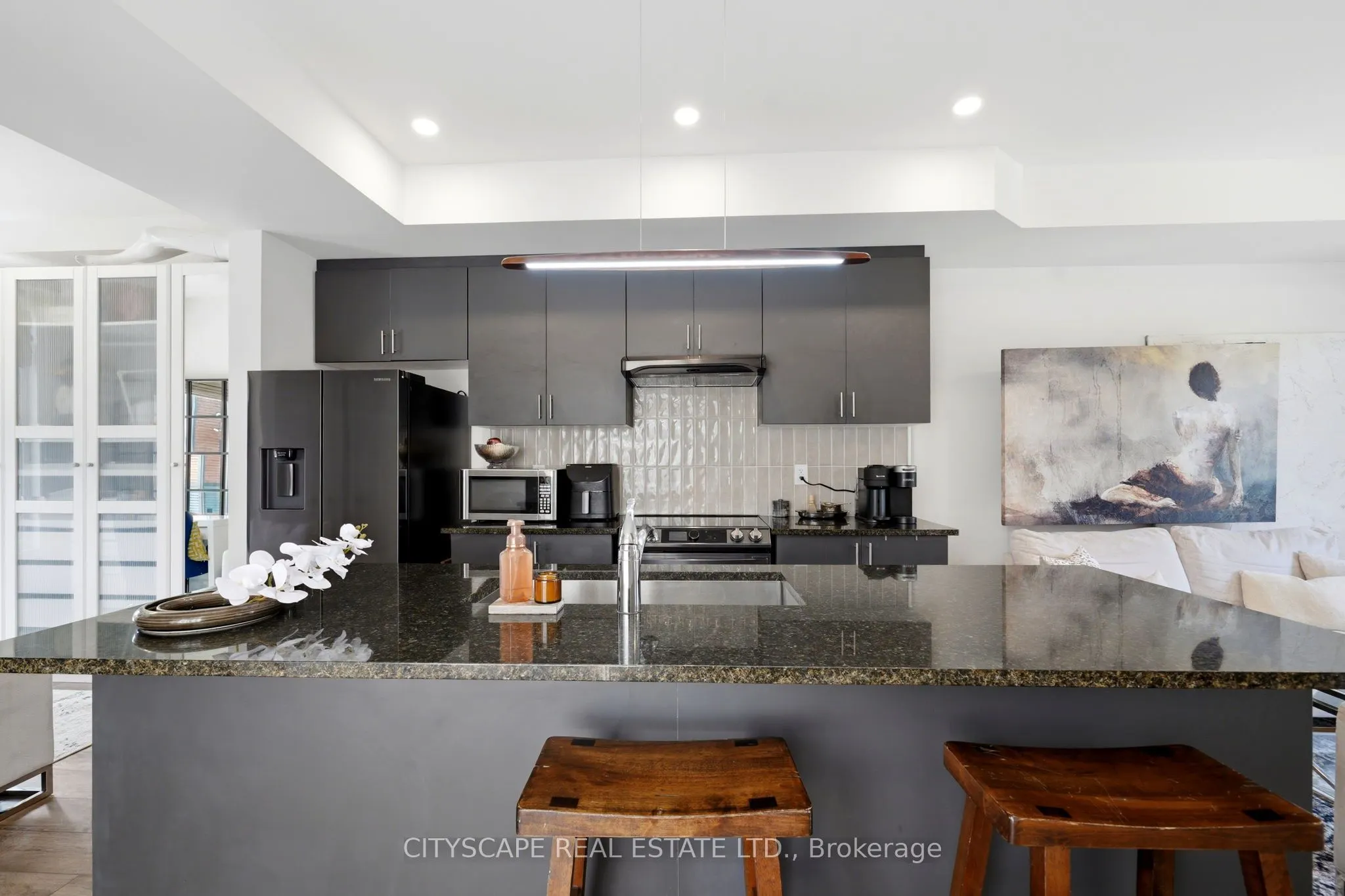 2 Willow Street #28