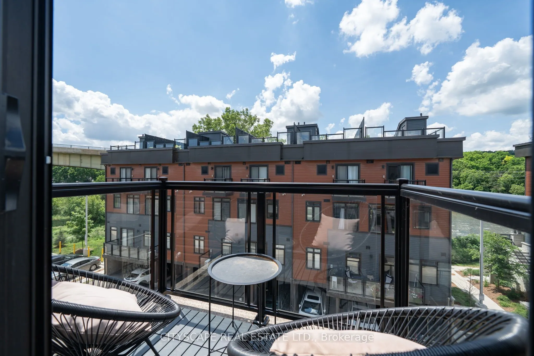 2 Willow Street #28