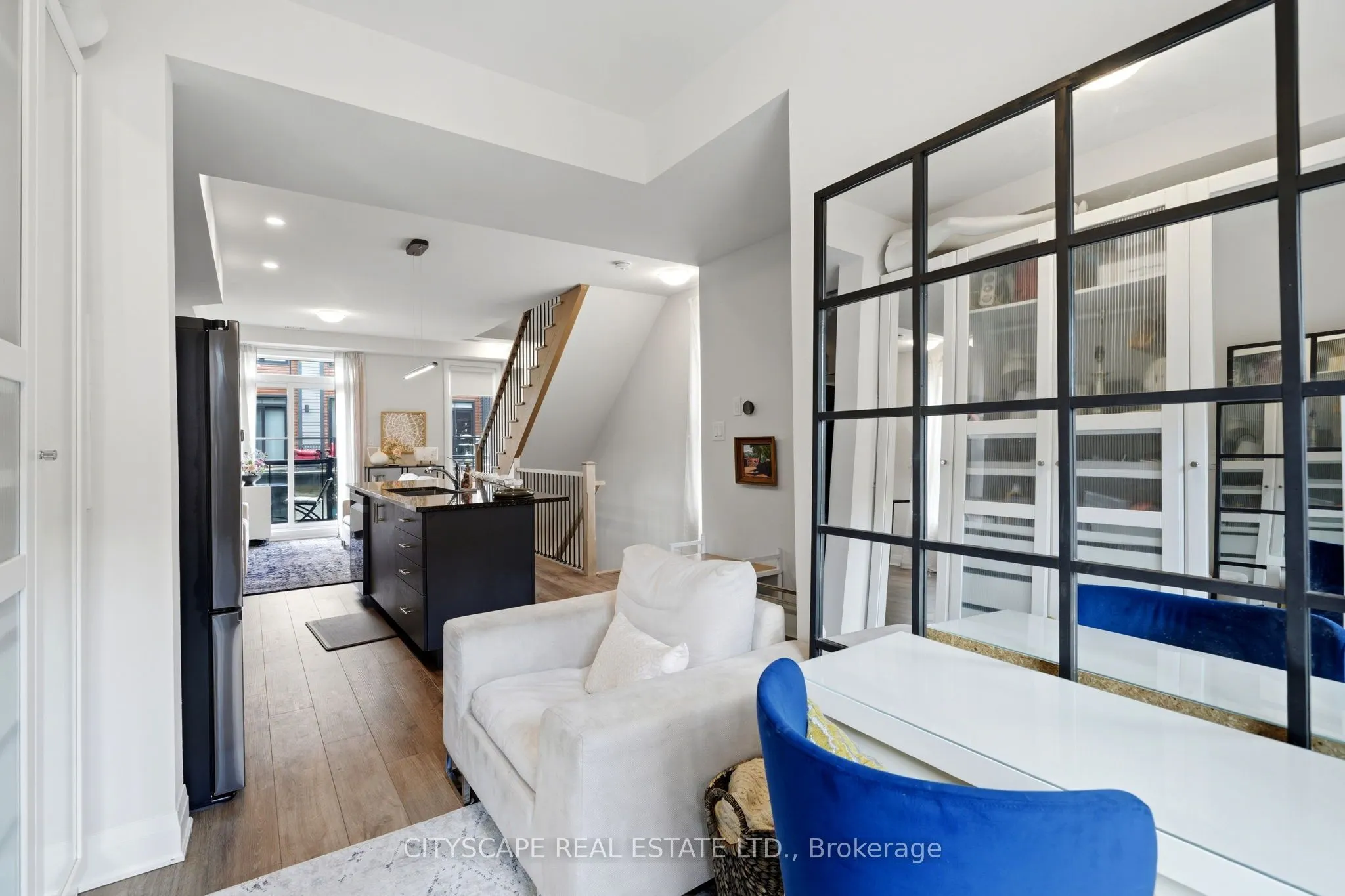 2 Willow Street #28