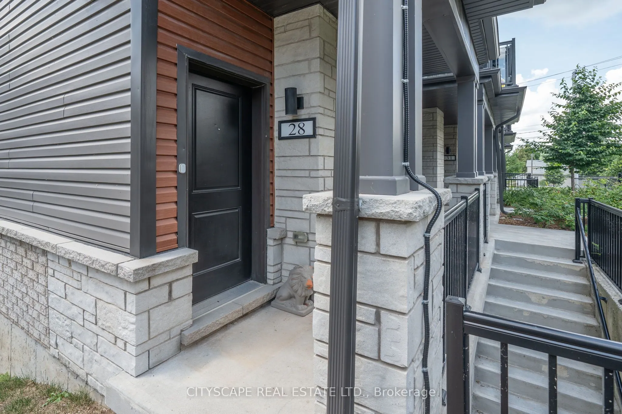 2 Willow Street #28