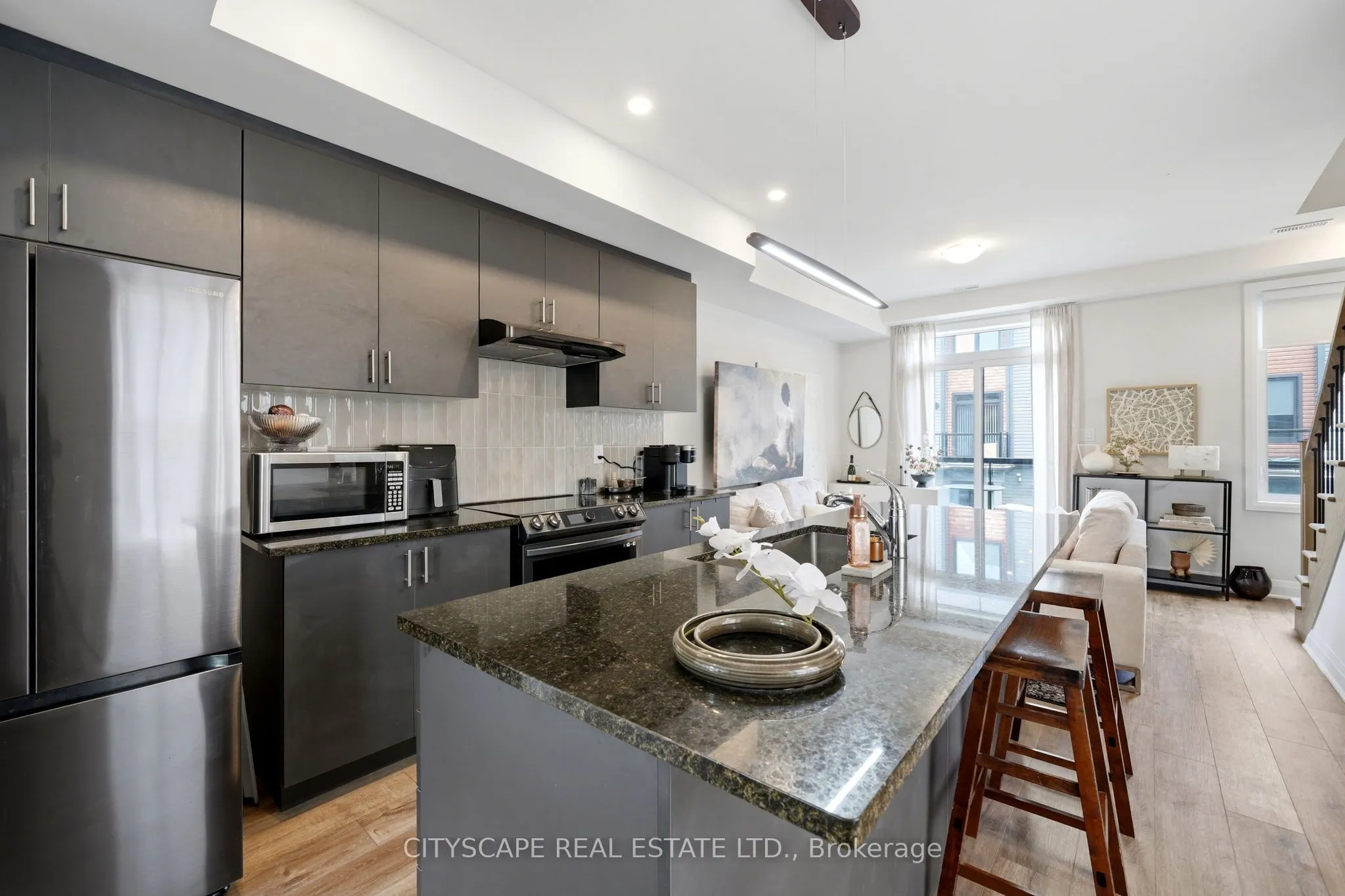 2 Willow Street #28