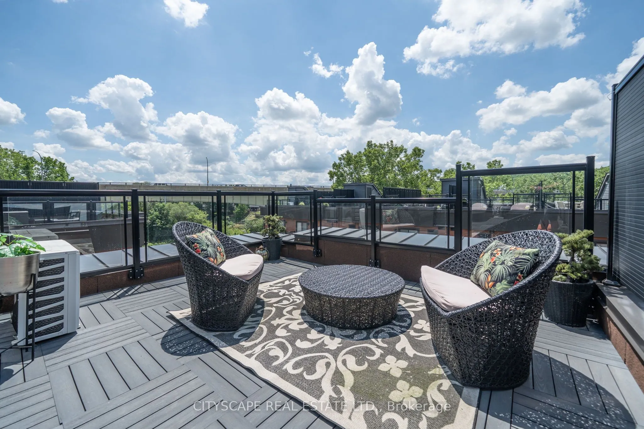 2 Willow Street #28