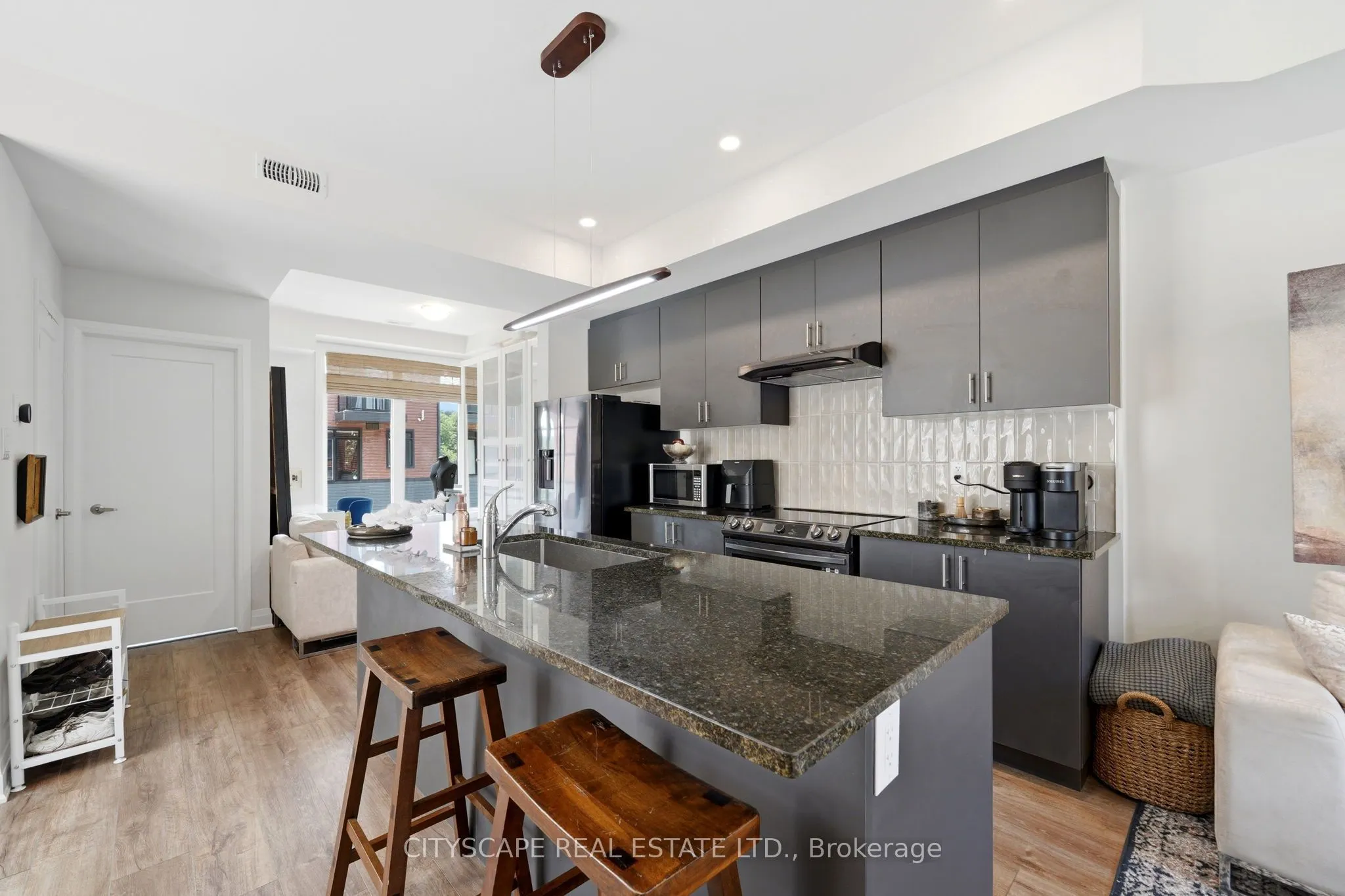 2 Willow Street #28