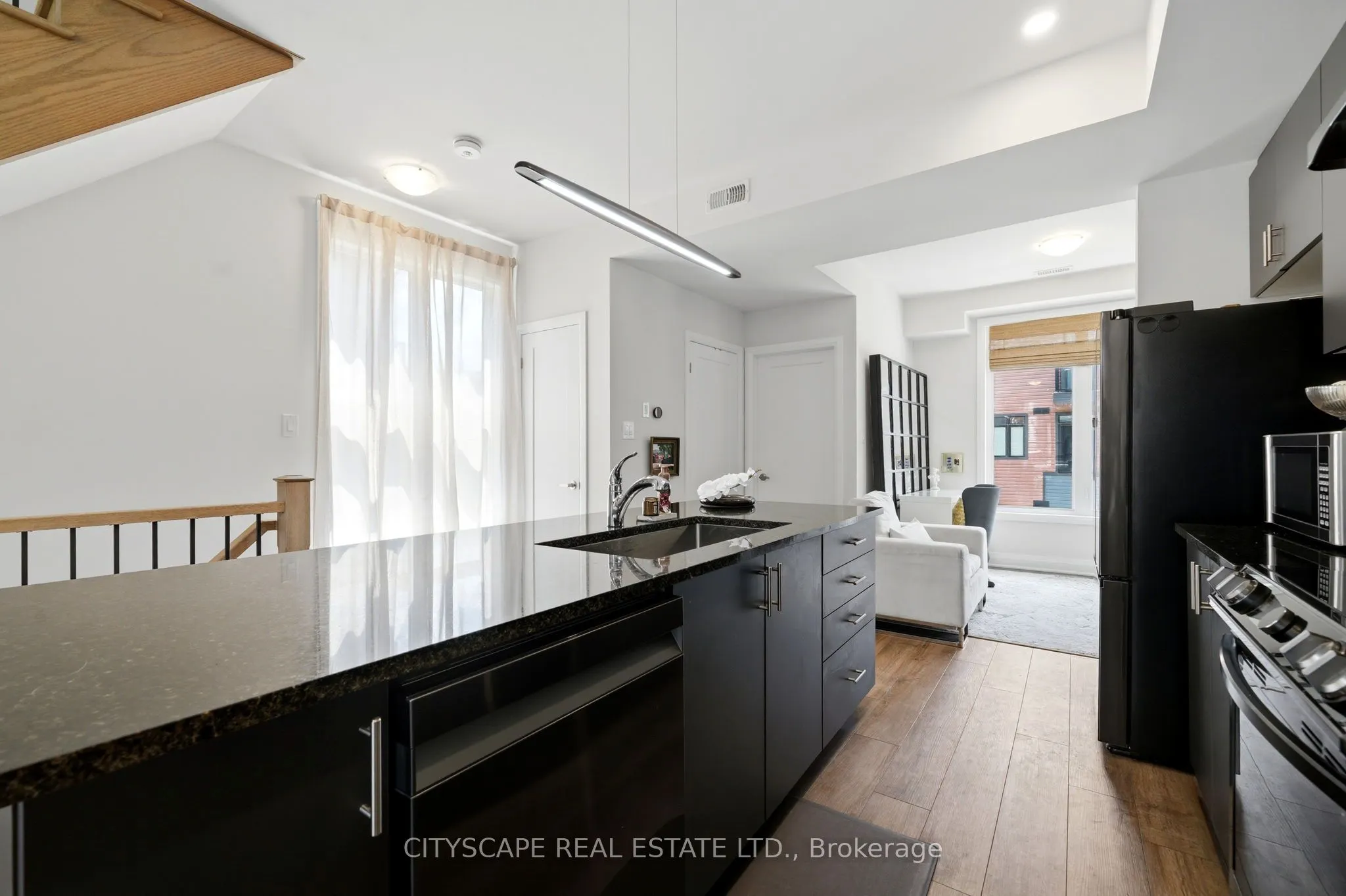 2 Willow Street #28